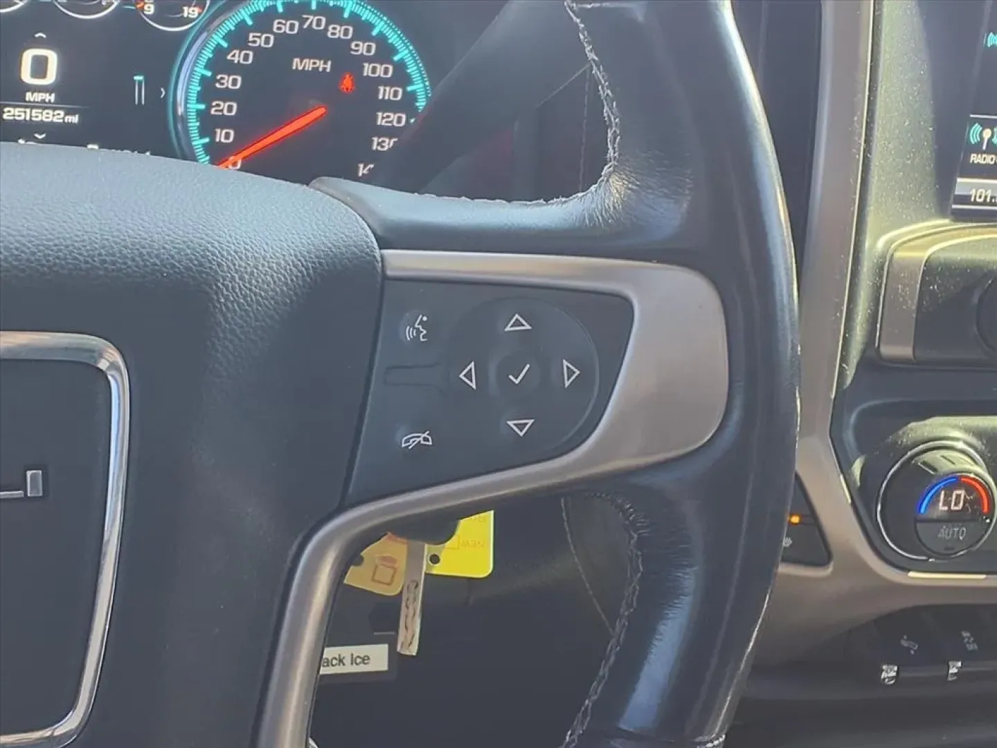 2018 GMC SIERRA 2500 DENALI (1GT12UEYXJF) with an 6.6L engine, Automatic transmission, located at 1401 N. Hobart, Pampa, TX, 79065, (806) 665-9872, 35.549953, -100.975098 - Elevate your lifestyle with the perfect blend of power, comfort, and versatility with this stunning 2018 GMC Sierra 2500HD Denali Crew Cab 4WD, available now at Xtra Auto Center, your trusted Buy Here Pay Here dealership in Pampa, TX. This rugged yet refined truck is designed to meet the needs of bo - Photo#10