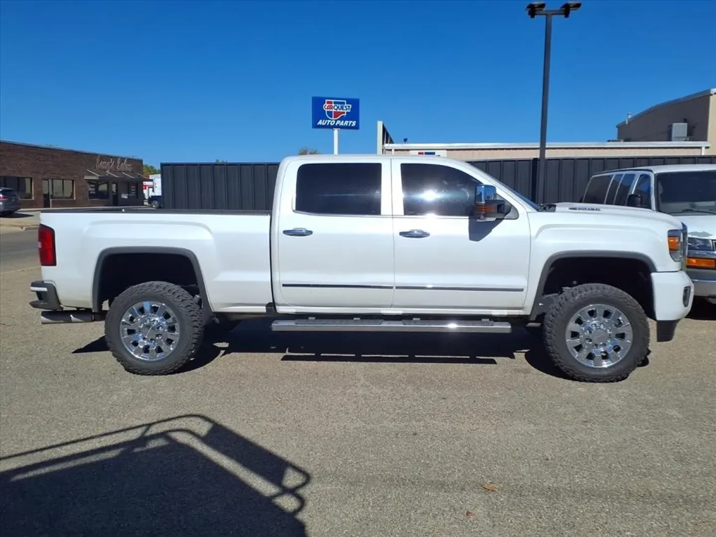 2018 GMC SIERRA 2500 DENALI (1GT12UEYXJF) with an 6.6L engine, Automatic transmission, located at 1401 N. Hobart, Pampa, TX, 79065, (806) 665-9872, 35.549953, -100.975098 - Elevate your lifestyle with the perfect blend of power, comfort, and versatility with this stunning 2018 GMC Sierra 2500HD Denali Crew Cab 4WD, available now at Xtra Auto Center, your trusted Buy Here Pay Here dealership in Pampa, TX. This rugged yet refined truck is designed to meet the needs of bo - Photo#2