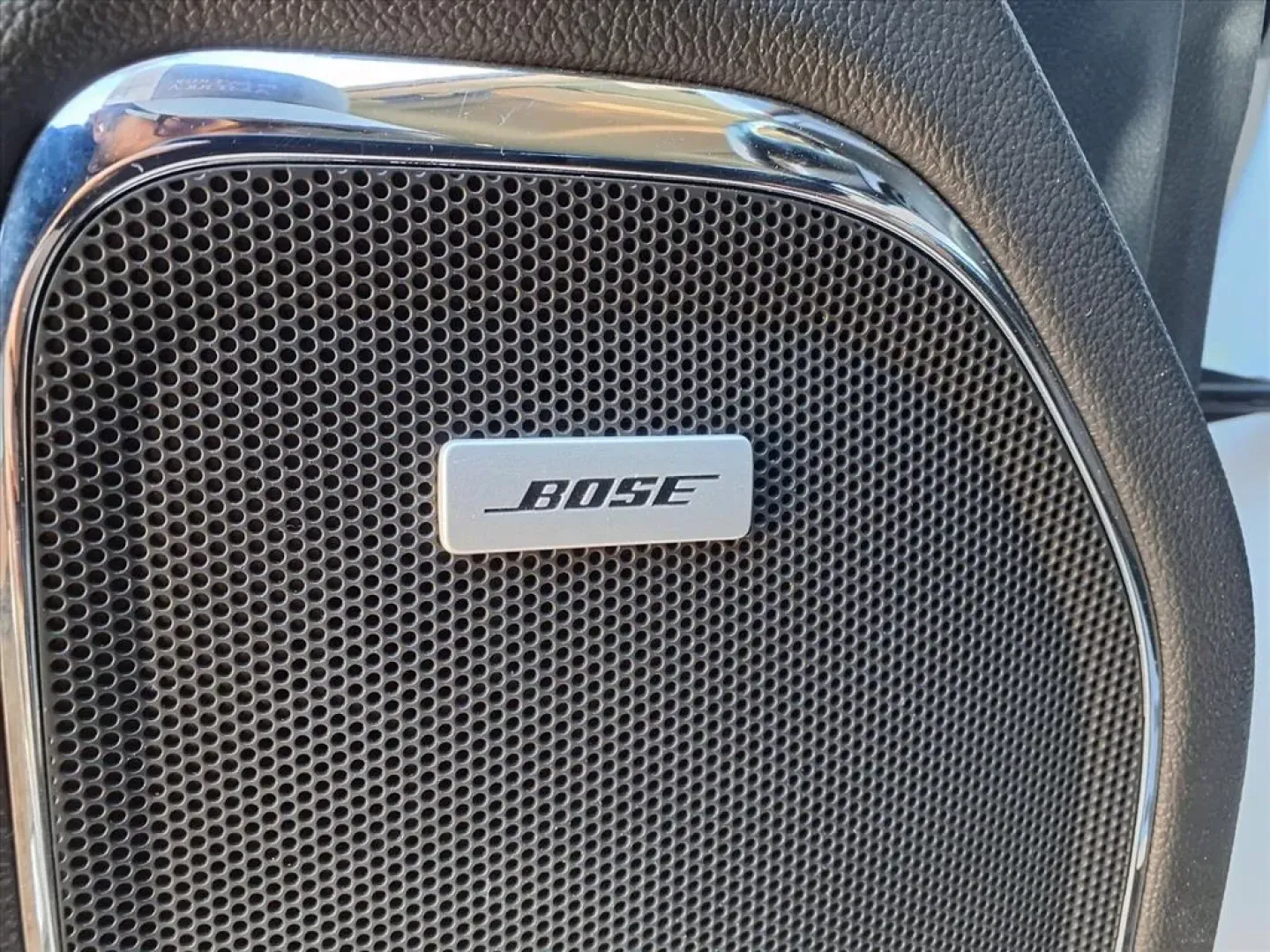 2018 GMC SIERRA 2500 DENALI (1GT12UEYXJF) with an 6.6L engine, Automatic transmission, located at 1401 N. Hobart, Pampa, TX, 79065, (806) 665-9872, 35.549953, -100.975098 - Elevate your lifestyle with the perfect blend of power, comfort, and versatility with this stunning 2018 GMC Sierra 2500HD Denali Crew Cab 4WD, available now at Xtra Auto Center, your trusted Buy Here Pay Here dealership in Pampa, TX. This rugged yet refined truck is designed to meet the needs of bo - Photo#7