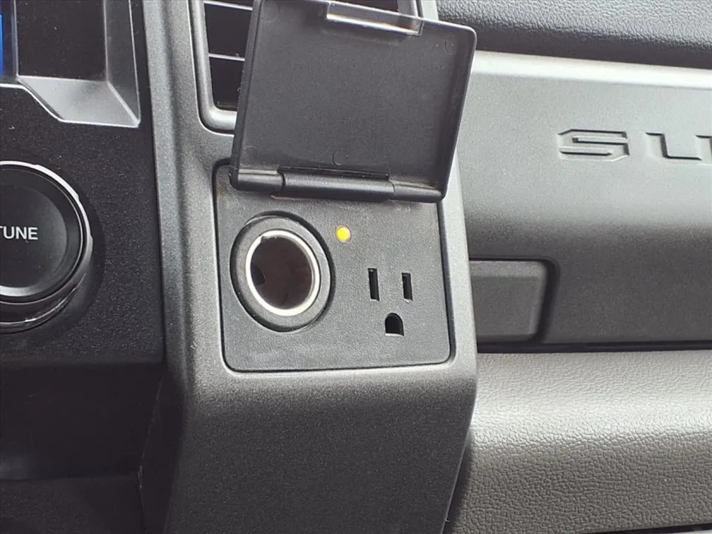 2020 Ford F350 SUPER DUTY (1FT8W3BN5LE) with an 7.3L engine, Automatic transmission, located at 1401 N. Hobart, Pampa, TX, 79065, (806) 665-9872, 35.549953, -100.975098 - Are you ready to tackle your next adventure with confidence and style? Meet the 2020 Ford F-350 SD Platinum Crew Cab Long Box 4WD, a rugged yet refined truck that's perfect for both work and play. Whether you're hauling equipment for your job, taking the family on a weekend getaway, or navigating th - Photo#10