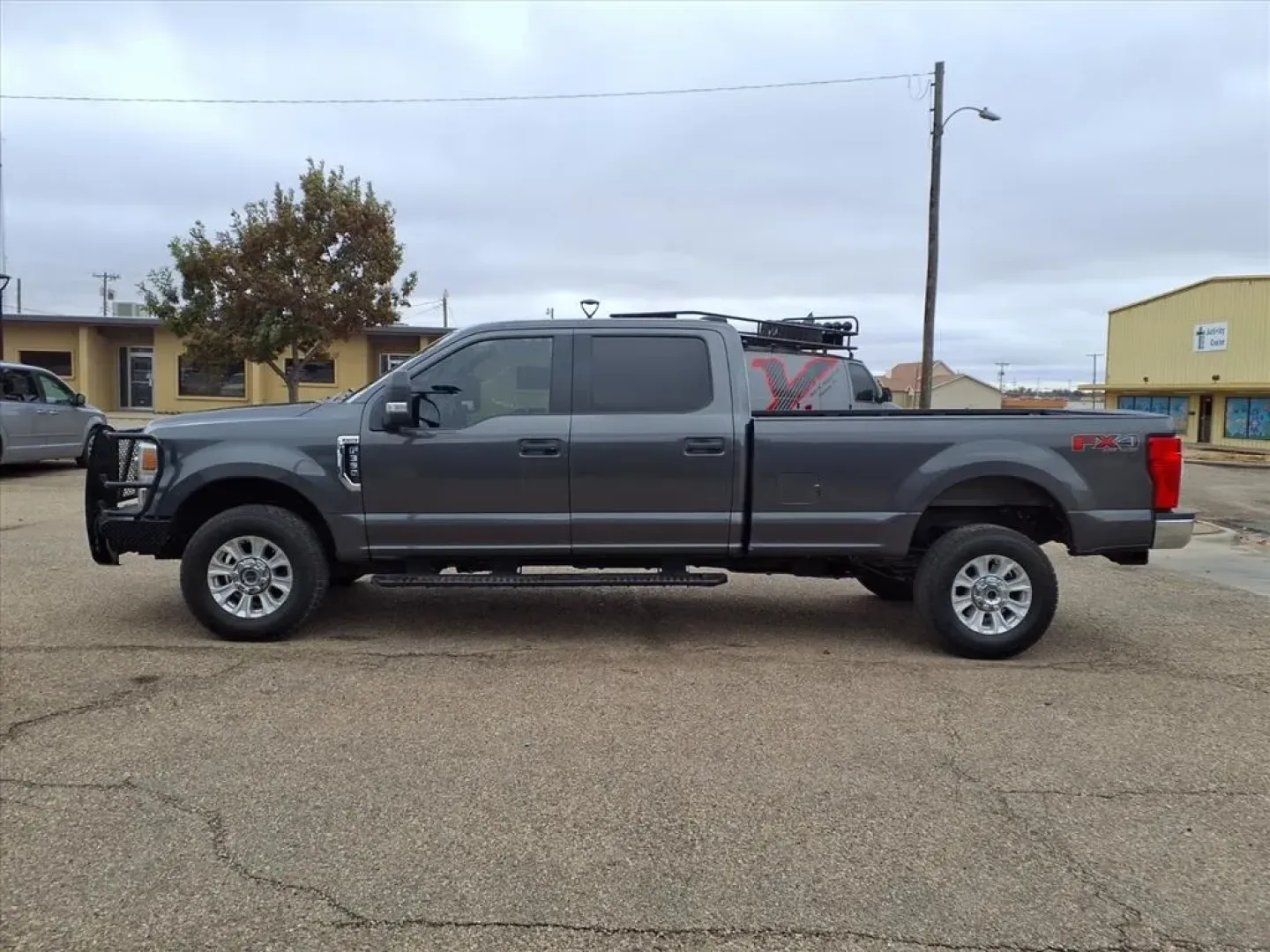 2020 Ford F350 SUPER DUTY (1FT8W3BN5LE) with an 7.3L engine, Automatic transmission, located at 1401 N. Hobart, Pampa, TX, 79065, (806) 665-9872, 35.549953, -100.975098 - Are you ready to tackle your next adventure with confidence and style? Meet the 2020 Ford F-350 SD Platinum Crew Cab Long Box 4WD, a rugged yet refined truck that's perfect for both work and play. Whether you're hauling equipment for your job, taking the family on a weekend getaway, or navigating th - Photo#4