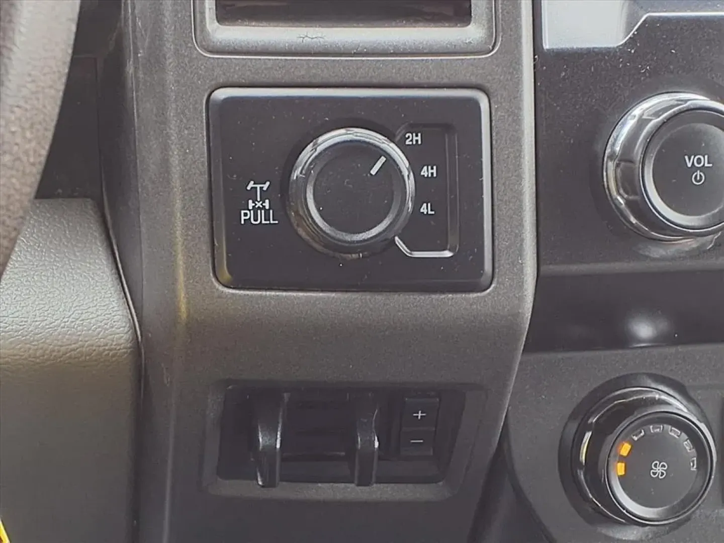 2020 Ford F-350 SD Platinum Crew Cab Long Box 4WD (1FT8W3BN5LE) with an Other engine, Automatic transmission, located at 1401 N. Hobart, Pampa, TX, 79065, (806) 665-9872, 35.549953, -100.975098 - Are you ready to tackle your next adventure with confidence and style? Meet the 2020 Ford F-350 SD Platinum Crew Cab Long Box 4WD, a rugged yet refined truck that's perfect for both work and play. Whether you're hauling equipment for your job, taking the family on a weekend getaway, or navigating th - Photo#9