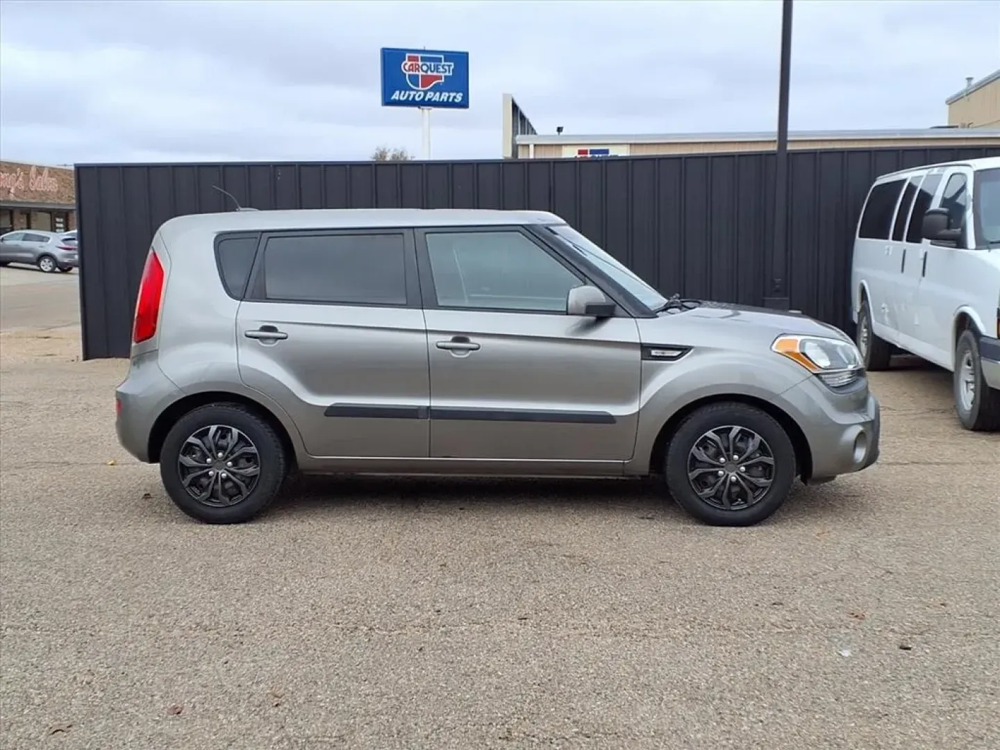 2013 Kia Soul Base (KNDJT2A52D7) with an Other engine, located at 1401 N. Hobart, Pampa, TX, 79065, (806) 665-9872, 35.549953, -100.975098 - **Explore the Open Road with the 2013 Kia Soul at Xtra Auto Center in Pampa, TX**<br /> <br /> Imagine cruising through the vibrant streets of Pampa, TX, with a reliable vehicle that seamlessly blends style, comfort, and practicality. Whether you're commuting to work, heading out for a family outing - Photo#2