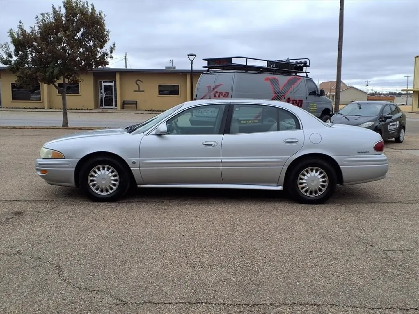 2002 Buick LeSabre Custom (1G4HP54K124) with an Other engine, Automatic transmission, located at 1401 N. Hobart, Pampa, TX, 79065, (806) 665-9872, 35.549953, -100.975098 - ### Discover Freedom on the Road with the 2002 Buick LeSabre at Xtra Auto Center!<br /> <br /> Are you searching for a reliable sedan that's perfect for your daily commute or weekend getaways? Look no further than the 2002 Buick LeSabre, available now at Xtra Auto Center in Pampa, TX! With its spaci - Photo#4
