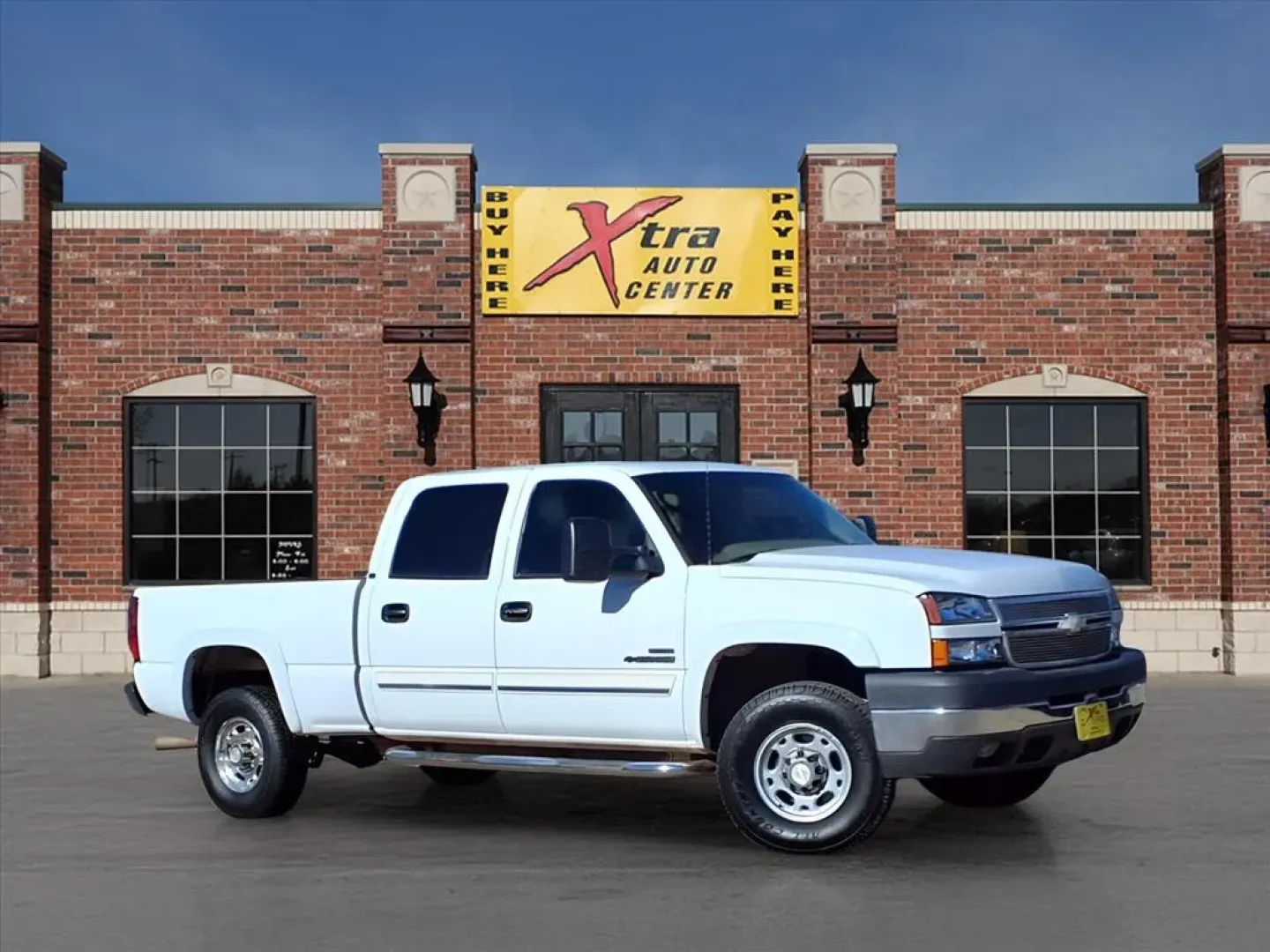 2006 Chevrolet SILVERADO 2500 HEAVY DUTY (1GCHC23DX6F) with an 6.6L engine, Automatic transmission, located at 1401 N. Hobart, Pampa, TX, 79065, (806) 665-9872, 35.549953, -100.975098 - **Unleash Your Adventures with a 2006 Chevrolet Silverado 2500HD at Xtra Auto Center!**<br /> <br /> Are you ready to elevate your lifestyle with a reliable vehicle that can handle any challenge? Whether you're a weekend warrior looking to haul gear to the lake, a growing family in need of a spaciou - Photo#0