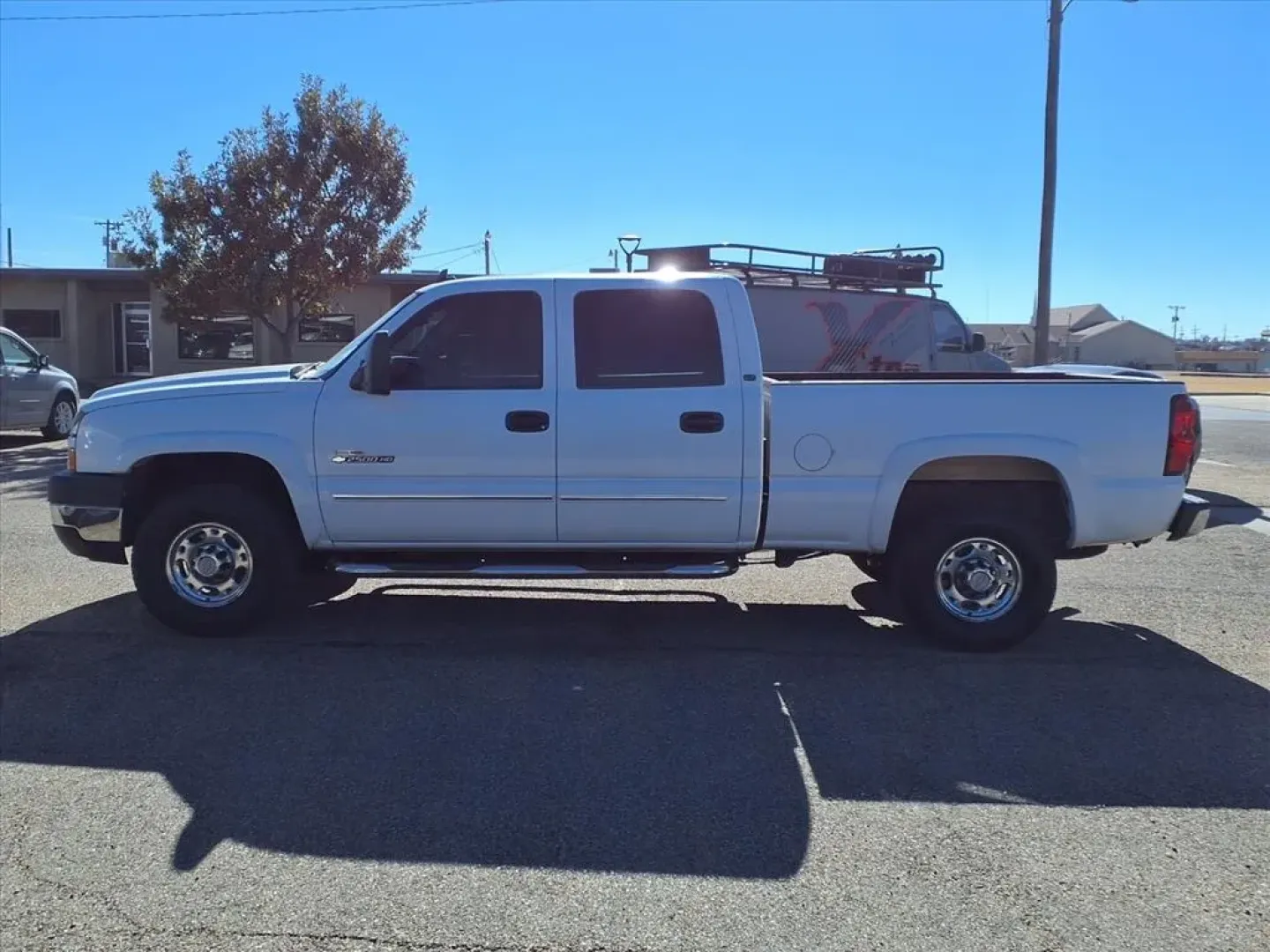 2006 Chevrolet SILVERADO 2500 HEAVY DUTY (1GCHC23DX6F) with an 6.6L engine, Automatic transmission, located at 1401 N. Hobart, Pampa, TX, 79065, (806) 665-9872, 35.549953, -100.975098 - **Unleash Your Adventures with a 2006 Chevrolet Silverado 2500HD at Xtra Auto Center!**<br /> <br /> Are you ready to elevate your lifestyle with a reliable vehicle that can handle any challenge? Whether you're a weekend warrior looking to haul gear to the lake, a growing family in need of a spaciou - Photo#4