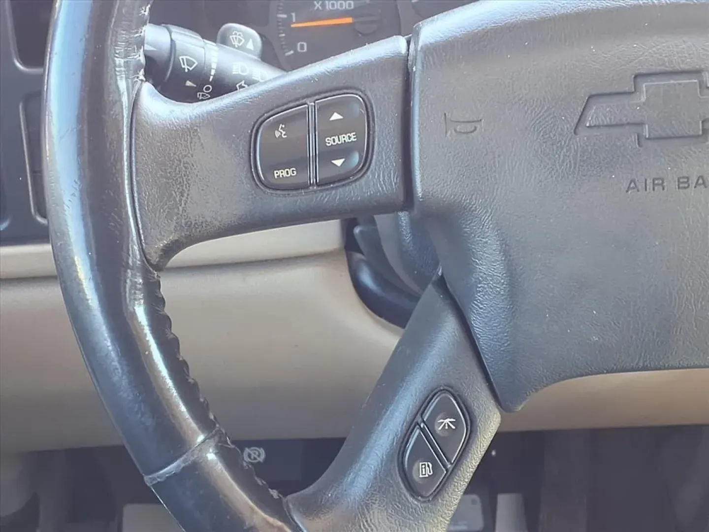 2006 Chevrolet SILVERADO 2500 HEAVY DUTY (1GCHC23DX6F) with an 6.6L engine, Automatic transmission, located at 1401 N. Hobart, Pampa, TX, 79065, (806) 665-9872, 35.549953, -100.975098 - **Unleash Your Adventures with a 2006 Chevrolet Silverado 2500HD at Xtra Auto Center!**<br /> <br /> Are you ready to elevate your lifestyle with a reliable vehicle that can handle any challenge? Whether you're a weekend warrior looking to haul gear to the lake, a growing family in need of a spaciou - Photo#7