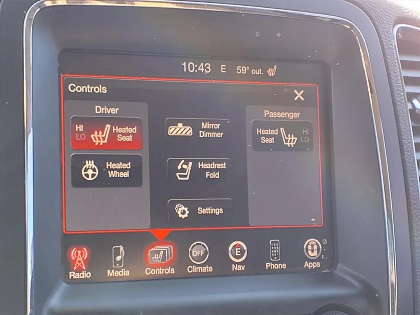 2014 Dodge Durango SXT (1C4RDHAG7EC) with an 3.6L engine, Automatic transmission, located at 1401 N. Hobart, Pampa, TX, 79065, (806) 665-9872, 35.549953, -100.975098 - **Adventure Awaits with the 2014 Dodge Durango SXT RWD from Xtra Auto Center!** <br /> <br /> Are you ready to elevate your lifestyle with a vehicle that perfectly balances family needs and adventure-ready capabilities? The 2014 Dodge Durango SXT RWD is not just a means of transportation; it's your - Photo#6