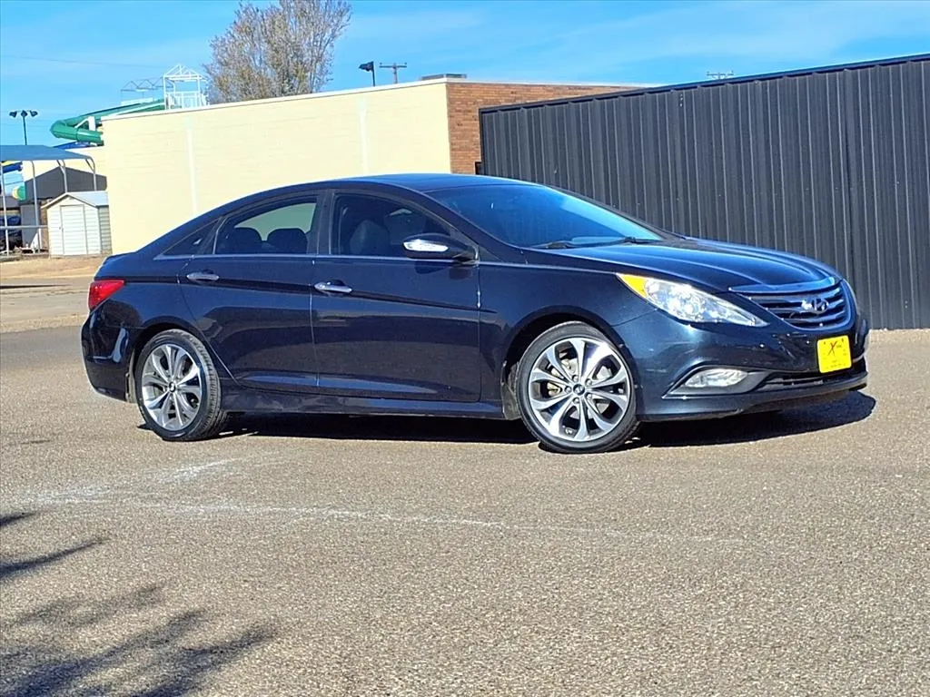 photo of 2014 Hyundai Sonata SE