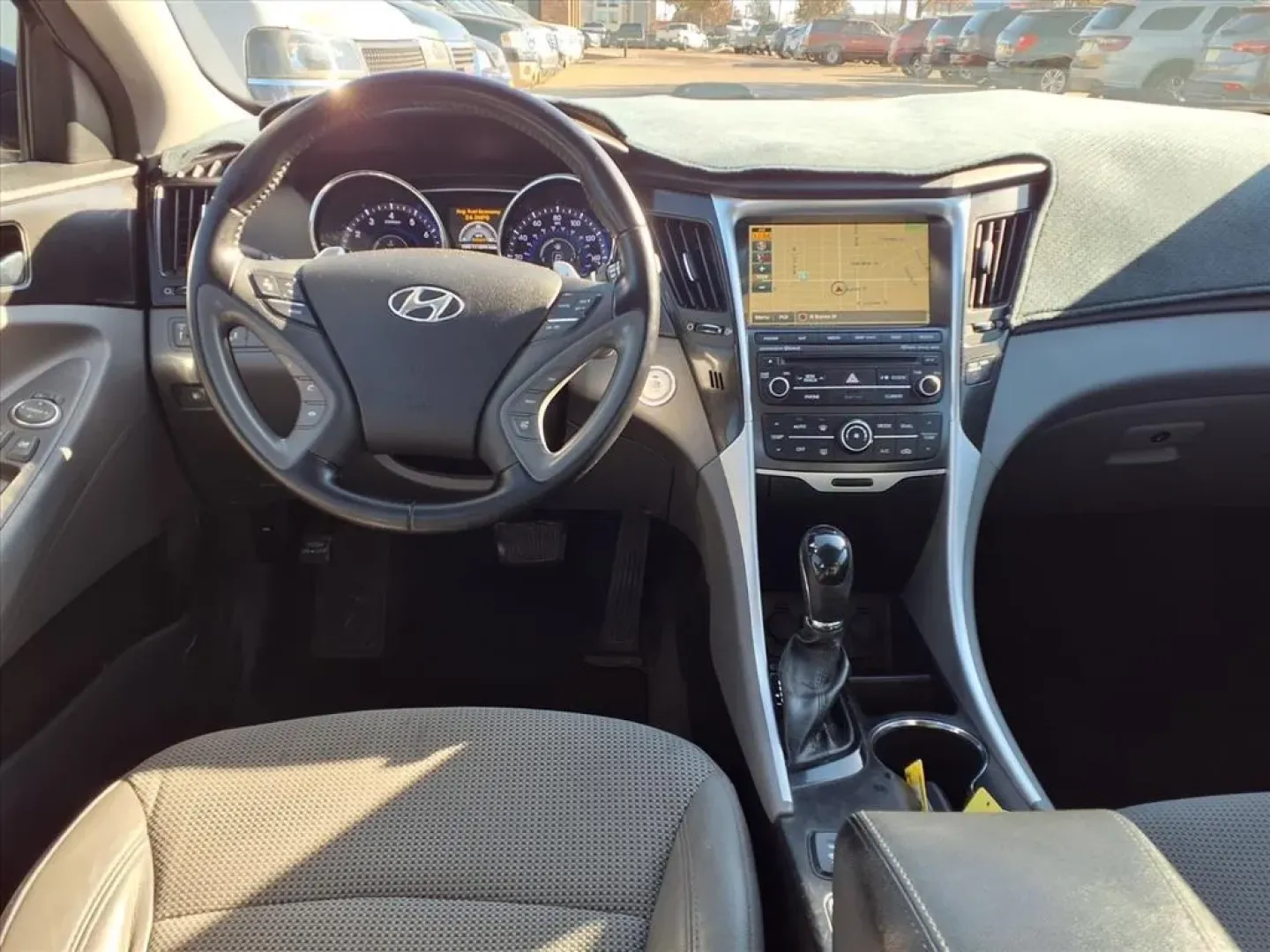 2014 Hyundai Sonata SE (5NPEC4AC8EH) with an 2.4L engine, Automatic transmission, located at 1401 N. Hobart, Pampa, TX, 79065, (806) 665-9872, 35.549953, -100.975098 - Experience the joy of driving with this stunning 2014 Hyundai Sonata SE, the perfect sedan for your daily adventures and long commutes. With a smooth ride, impressive fuel efficiency, and advanced safety features, this vehicle is designed to enhance your lifestyle-whether you're transporting your fa - Photo#13