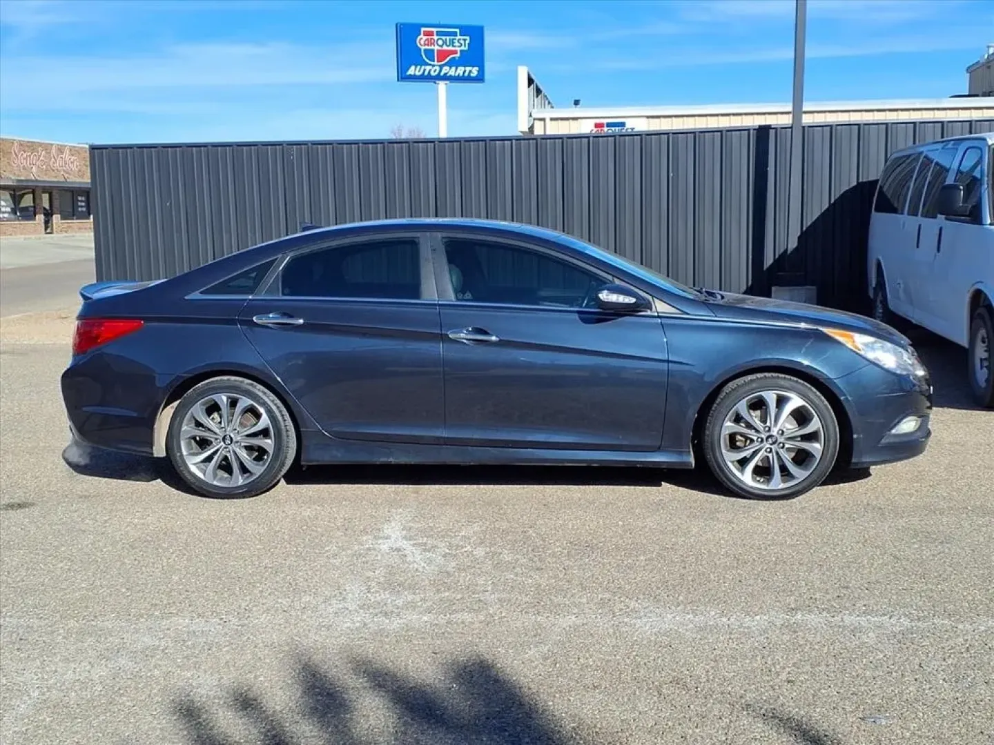 2014 Hyundai Sonata SE (5NPEC4AC8EH) with an 2.4L engine, Automatic transmission, located at 1401 N. Hobart, Pampa, TX, 79065, (806) 665-9872, 35.549953, -100.975098 - Experience the joy of driving with this stunning 2014 Hyundai Sonata SE, the perfect sedan for your daily adventures and long commutes. With a smooth ride, impressive fuel efficiency, and advanced safety features, this vehicle is designed to enhance your lifestyle-whether you're transporting your fa - Photo#2