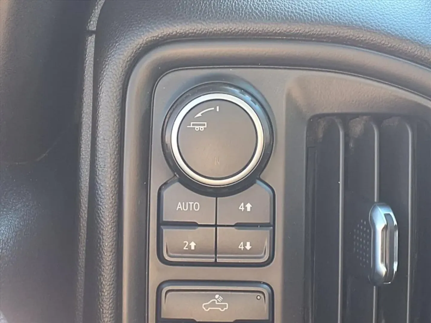 2021 Chevrolet SILVERADO 1500 TRAIL BOSS CUSTOM (1GCPYCEF3MZ) with an 5.3L engine, Automatic transmission, located at 1401 N. Hobart, Pampa, TX, 79065, (806) 665-9872, 35.549953, -100.975098 - **Unleash Adventure with the 2021 Chevrolet Silverado 1500 Trail Boss Custom!**<br /> <br /> Are you ready to embark on unforgettable journeys with friends and family? The 2021 Chevrolet Silverado 1500 Trail Boss Custom is your ticket to adventure, whether you're hauling gear for weekend camping tri - Photo#8