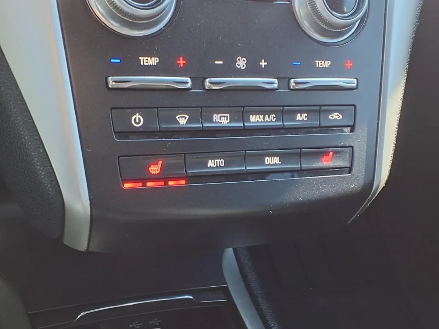 2016 Lincoln MKC PREMIERE (5LMCJ1C9XGU) with an 2.0L engine, Automatic transmission, located at 1401 N. Hobart, Pampa, TX, 79065, (806) 665-9872, 35.549953, -100.975098 - **Discover the Perfect Family SUV: 2016 Lincoln MKC at Xtra Auto Center in Pampa, TX!**<br /> <br /> Are you in search of a versatile and stylish SUV that seamlessly fits into your family's lifestyle? Look no further! The 2016 Lincoln MKC, available at Xtra Auto Center in Pampa, TX, is the ideal veh - Photo#7