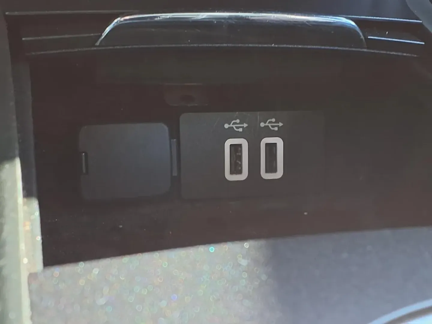 2016 Lincoln MKC PREMIERE (5LMCJ1C9XGU) with an 2.0L engine, Automatic transmission, located at 1401 N. Hobart, Pampa, TX, 79065, (806) 665-9872, 35.549953, -100.975098 - **Discover the Perfect Family SUV: 2016 Lincoln MKC at Xtra Auto Center in Pampa, TX!**<br /> <br /> Are you in search of a versatile and stylish SUV that seamlessly fits into your family's lifestyle? Look no further! The 2016 Lincoln MKC, available at Xtra Auto Center in Pampa, TX, is the ideal veh - Photo#10