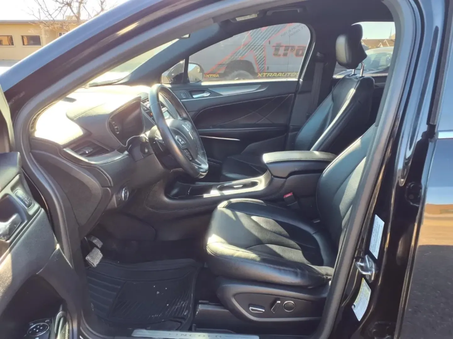 2016 Lincoln MKC PREMIERE (5LMCJ1C9XGU) with an 2.0L engine, Automatic transmission, located at 1401 N. Hobart, Pampa, TX, 79065, (806) 665-9872, 35.549953, -100.975098 - **Discover the Perfect Family SUV: 2016 Lincoln MKC at Xtra Auto Center in Pampa, TX!**<br /> <br /> Are you in search of a versatile and stylish SUV that seamlessly fits into your family's lifestyle? Look no further! The 2016 Lincoln MKC, available at Xtra Auto Center in Pampa, TX, is the ideal veh - Photo#12