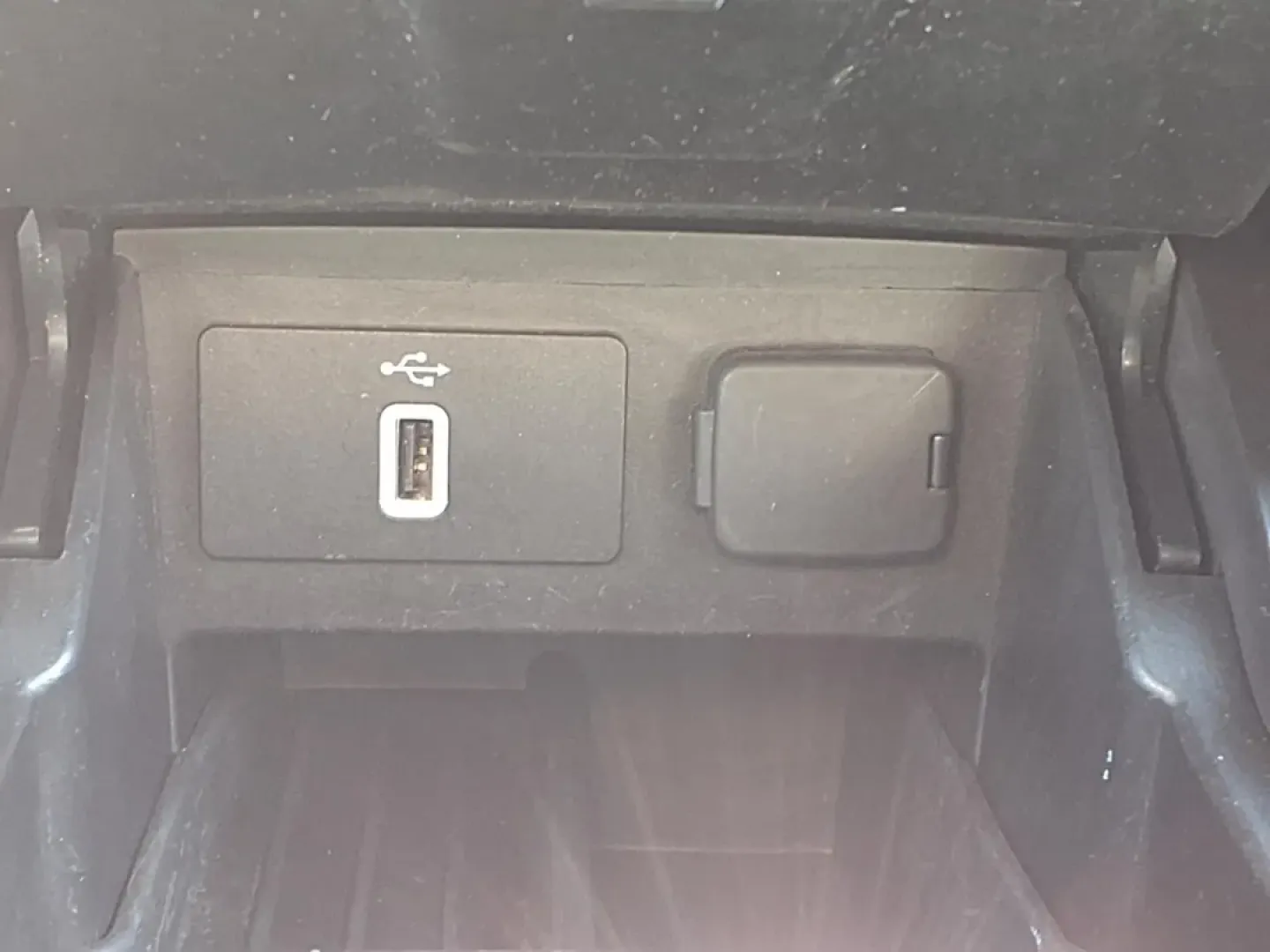 2019 Ford EXPLORER LIMITED (1FM5K7F83KG) with an 3.5L engine, Automatic transmission, located at 1401 N. Hobart, Pampa, TX, 79065, (806) 665-9872, 35.549953, -100.975098 - **Adventure Awaits: Discover the 2019 Ford Explorer Limited at Xtra Auto Center in Pampa, TX!**<br /> <br /> Are you ready to elevate your family road trips, weekend adventures, or daily commutes? Look no further than the stunning 2019 Ford Explorer Limited, now available at Xtra Auto Center, your t - Photo#10