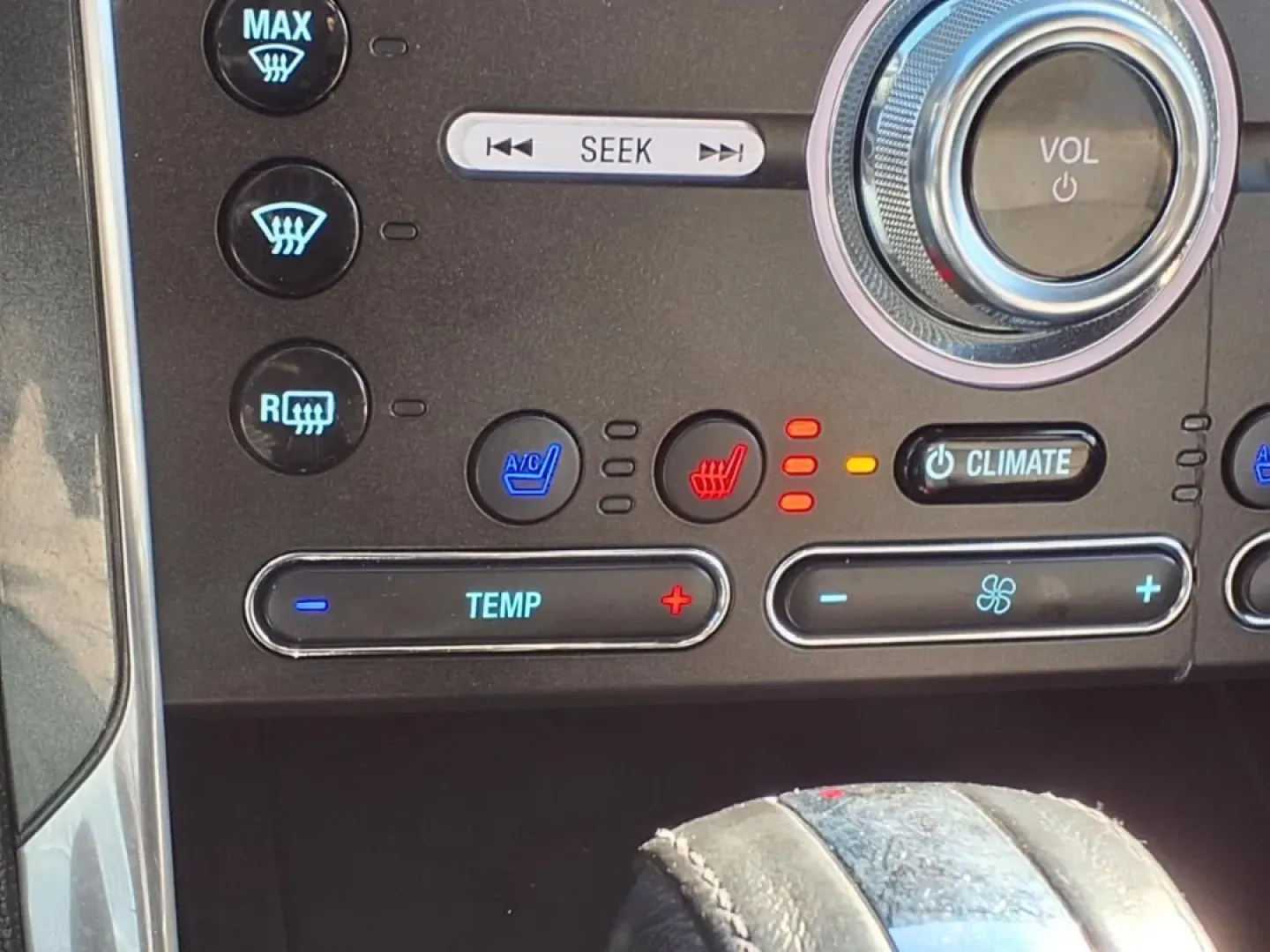 2019 Ford EXPLORER LIMITED (1FM5K7F83KG) with an 3.5L engine, Automatic transmission, located at 1401 N. Hobart, Pampa, TX, 79065, (806) 665-9872, 35.549953, -100.975098 - **Adventure Awaits: Discover the 2019 Ford Explorer Limited at Xtra Auto Center in Pampa, TX!**<br /> <br /> Are you ready to elevate your family road trips, weekend adventures, or daily commutes? Look no further than the stunning 2019 Ford Explorer Limited, now available at Xtra Auto Center, your t - Photo#7