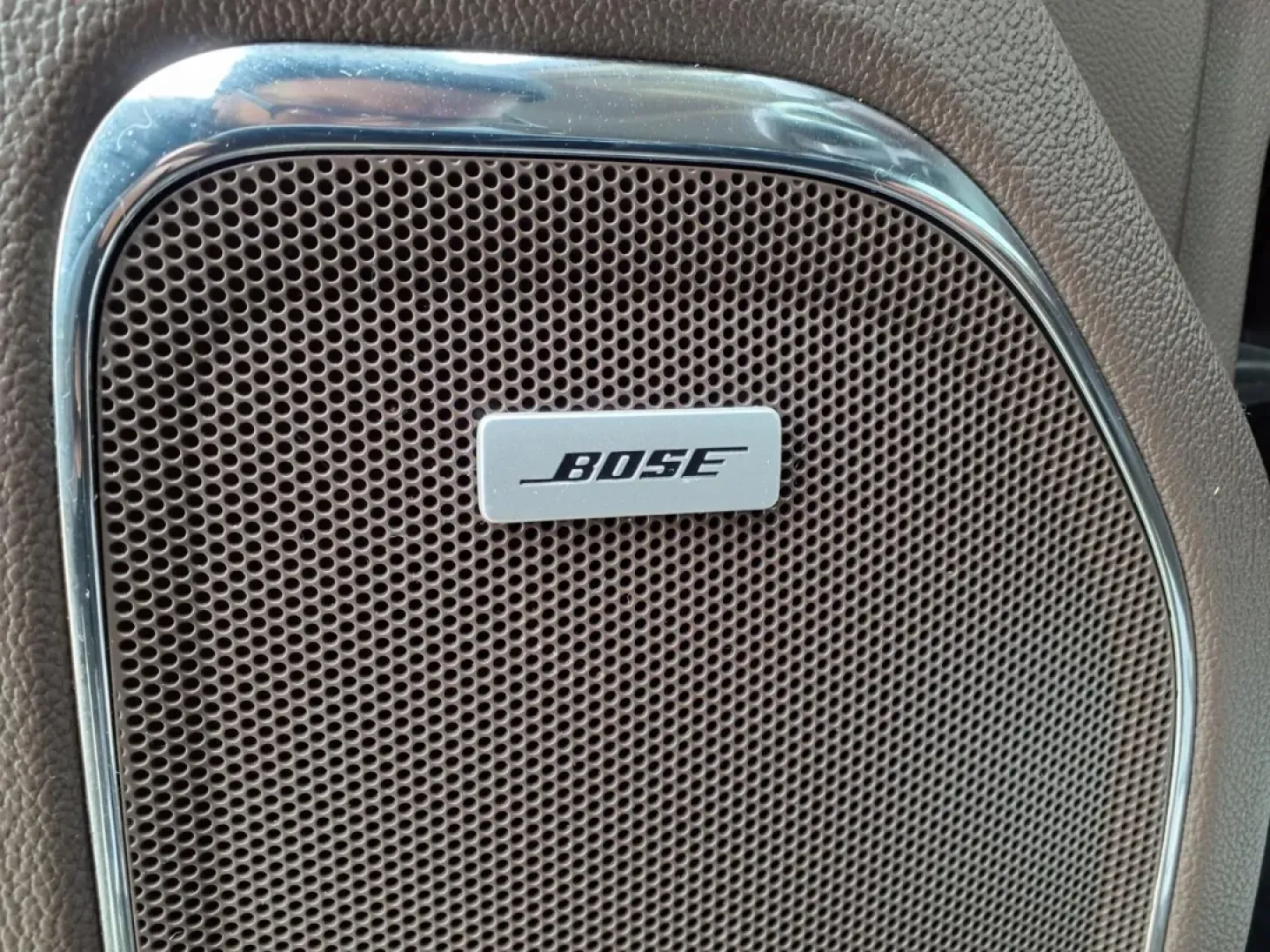 2019 Chevrolet SILVERADO 3500 HIGH COUNTRY (1GC4KYEY7KF) with an 6.6L engine, Automatic transmission, located at 1401 N. Hobart, Pampa, TX, 79065, (806) 665-9872, 35.549953, -100.975098 - If your life revolves around heavy-duty workdays, long highway runs across the Panhandle, and weekend projects that don't fit in a small bed, this 2019 Chevrolet Silverado 3500 High Country is the kind of truck that keeps up with real-world demands. From hauling equipment to pulling a loaded trailer - Photo#11