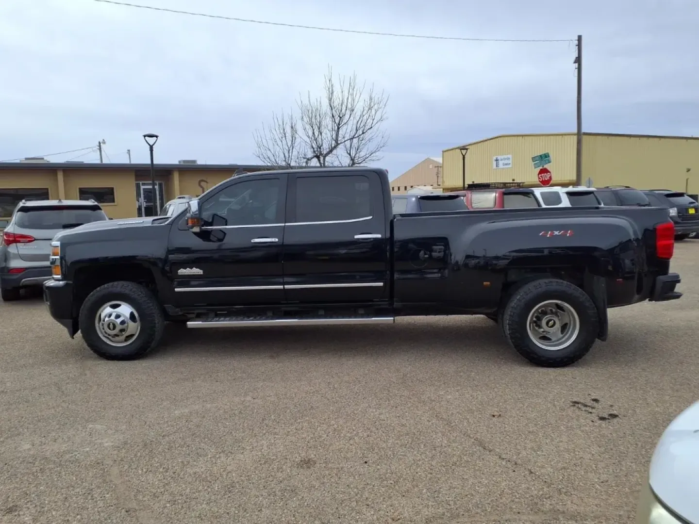 2019 Chevrolet SILVERADO 3500 HIGH COUNTRY (1GC4KYEY7KF) with an 6.6L engine, Automatic transmission, located at 1401 N. Hobart, Pampa, TX, 79065, (806) 665-9872, 35.549953, -100.975098 - If your life revolves around heavy-duty workdays, long highway runs across the Panhandle, and weekend projects that don't fit in a small bed, this 2019 Chevrolet Silverado 3500 High Country is the kind of truck that keeps up with real-world demands. From hauling equipment to pulling a loaded trailer - Photo#4