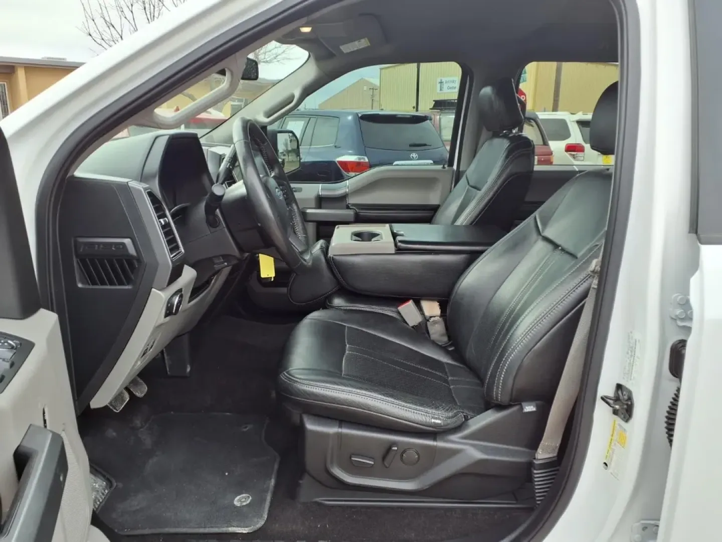 2019 Ford F150 SUPERCREW (1FTEW1E58KK) with an 5.0L engine, Automatic transmission, located at 1401 N. Hobart, Pampa, TX, 79065, (806) 665-9872, 35.549953, -100.975098 - Whether you're hauling gear to Lake McClellan for a weekend on the water, commuting across the Panhandle on US-60, or simply need a dependable truck that can keep up with work and family life, this 2019 Ford F-150 SuperCrew is built for real-world Texas driving. With a roomy crew cab, a practical re - Photo#14