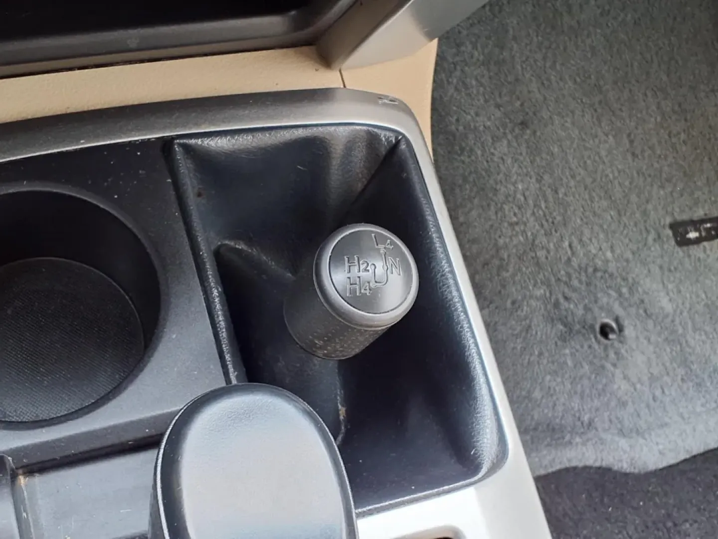 2012 Toyota 4RUNNER SR5 (JTEBU5JR9C5) with an 4.0L engine, Automatic transmission, located at 1401 N. Hobart, Pampa, TX, 79065, (806) 665-9872, 35.549953, -100.975098 - Built for Texas-size weekends and everyday reliability, this 2012 Toyota 4Runner SR5 is the kind of SUV that fits real life in the Texas Panhandle-school drop-offs, long commutes, and spontaneous road trips with plenty of cargo. Finished in classic WHITE and powered by a proven 4.0L gas V6 with an a - Photo#9