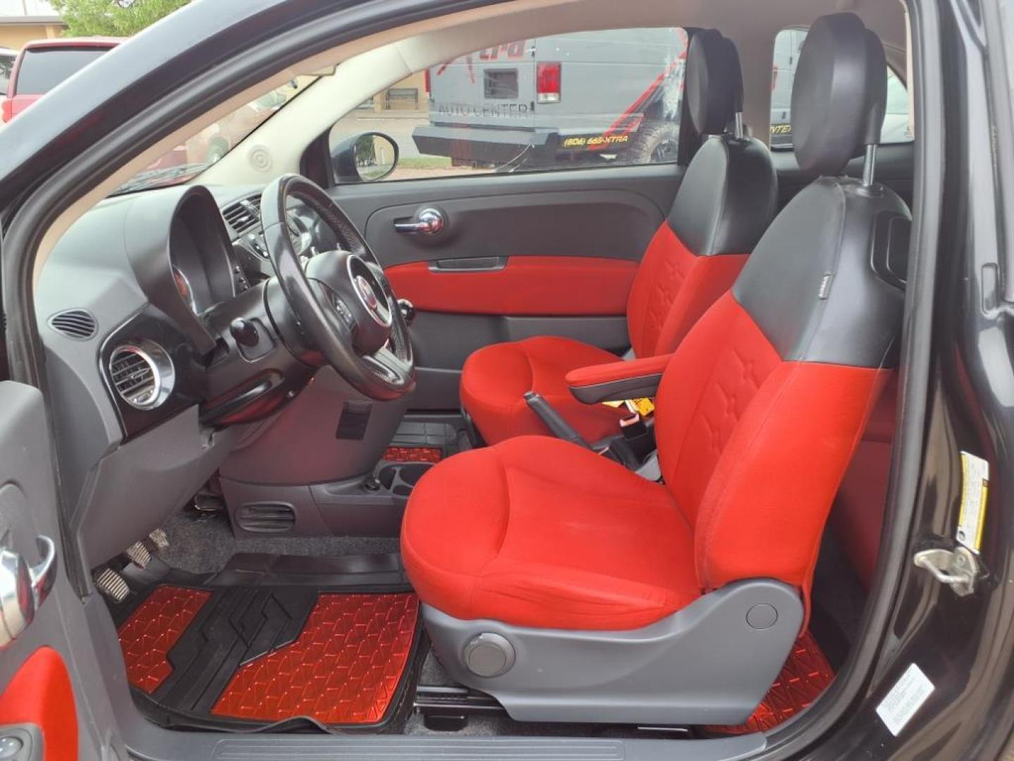 2012 Nero Pxr FIAT 500 Pop (3C3CFFARXCT) with an 1.4L 1.4L I4 101hp 98ft. lbs. Sequential Multiport Fuel Injection engine, 5-Speed Manual transmission, located at 1401 N. Hobart, Pampa, TX, 79065, (806) 665-9872, 35.549953, -100.975098 - Photo#10