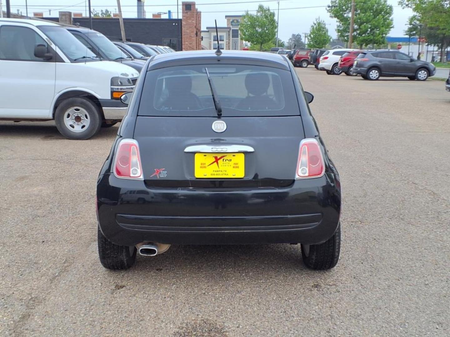 2012 Nero Pxr FIAT 500 Pop (3C3CFFARXCT) with an 1.4L 1.4L I4 101hp 98ft. lbs. Sequential Multiport Fuel Injection engine, 5-Speed Manual transmission, located at 1401 N. Hobart, Pampa, TX, 79065, (806) 665-9872, 35.549953, -100.975098 - Photo#3