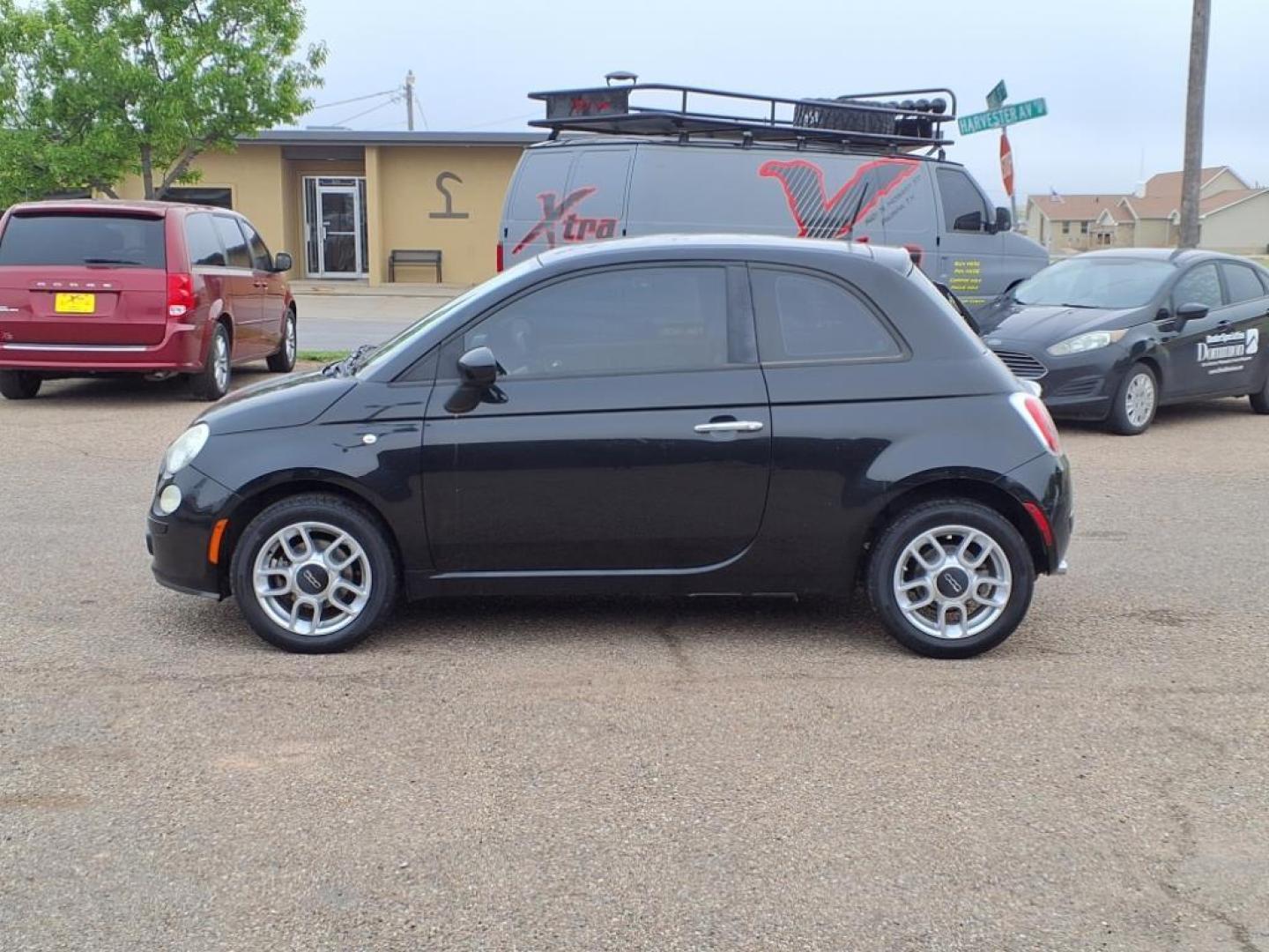 2012 Nero Pxr FIAT 500 Pop (3C3CFFARXCT) with an 1.4L 1.4L I4 101hp 98ft. lbs. Sequential Multiport Fuel Injection engine, 5-Speed Manual transmission, located at 1401 N. Hobart, Pampa, TX, 79065, (806) 665-9872, 35.549953, -100.975098 - Photo#4