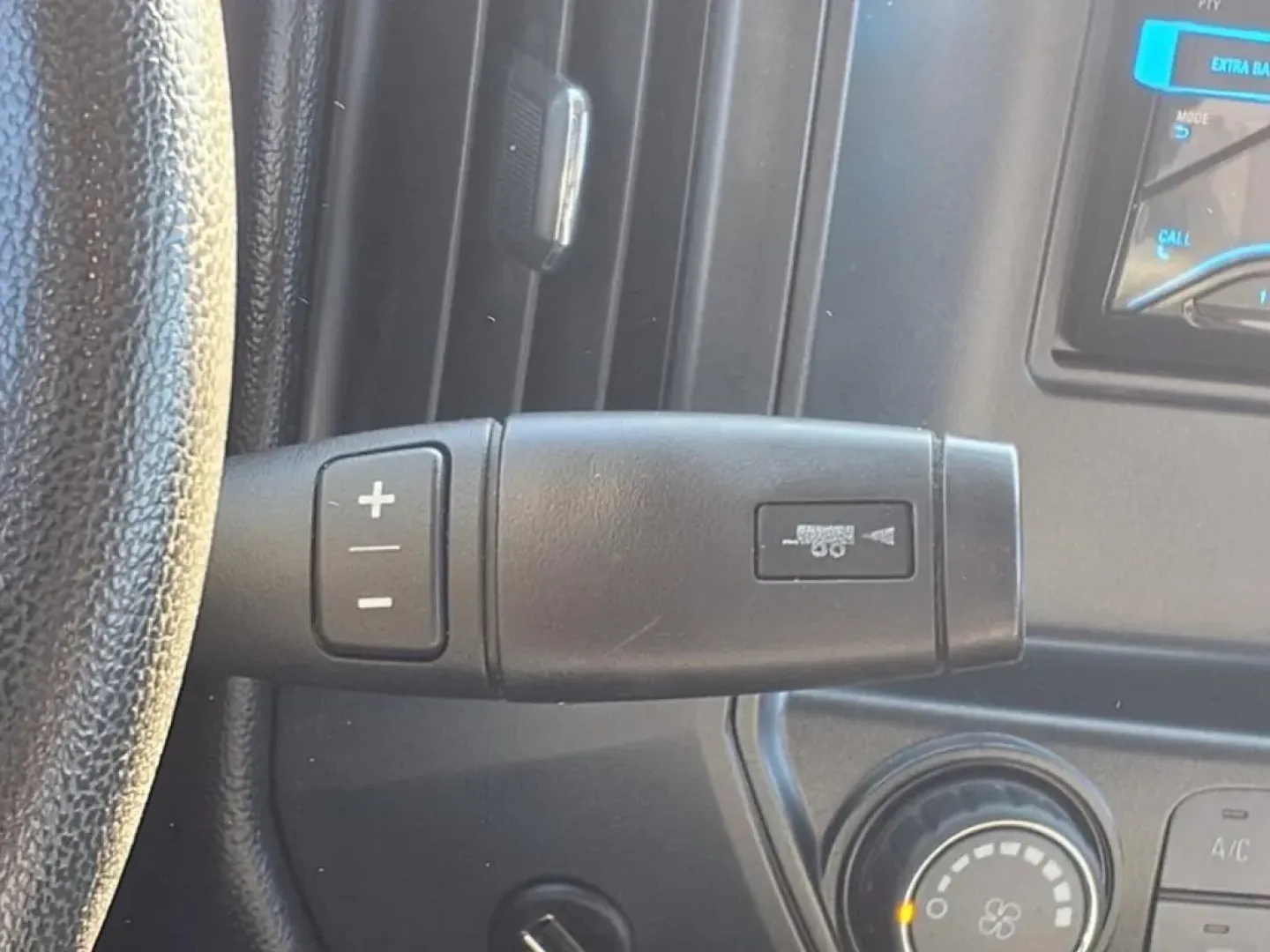 2017 Summit White Gaz GMC SIERRA 1500 (1GTV2LECXHZ) with an 5.3L engine, Automatic transmission, located at 1401 N. Hobart, Pampa, TX, 79065, (806) 665-9872, 35.549953, -100.975098 - **Experience the Adventure with the 2017 GMC Sierra 1500: Your Ultimate Pickup Solution!**<br /> <br /> Are you ready for your next big adventure? Whether you're hauling gear for a weekend camping trip or making your daily commute more enjoyable, the 2017 GMC Sierra 1500 is the perfect companion. Wi - Photo#9