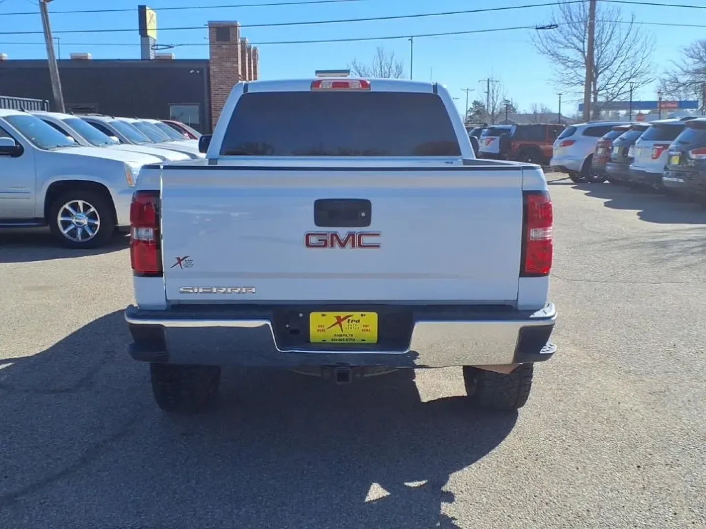 2017 Summit White Gaz GMC SIERRA 1500 (1GTV2LECXHZ) with an 5.3L engine, Automatic transmission, located at 1401 N. Hobart, Pampa, TX, 79065, (806) 665-9872, 35.549953, -100.975098 - **Experience the Adventure with the 2017 GMC Sierra 1500: Your Ultimate Pickup Solution!**<br /> <br /> Are you ready for your next big adventure? Whether you're hauling gear for a weekend camping trip or making your daily commute more enjoyable, the 2017 GMC Sierra 1500 is the perfect companion. Wi - Photo#3