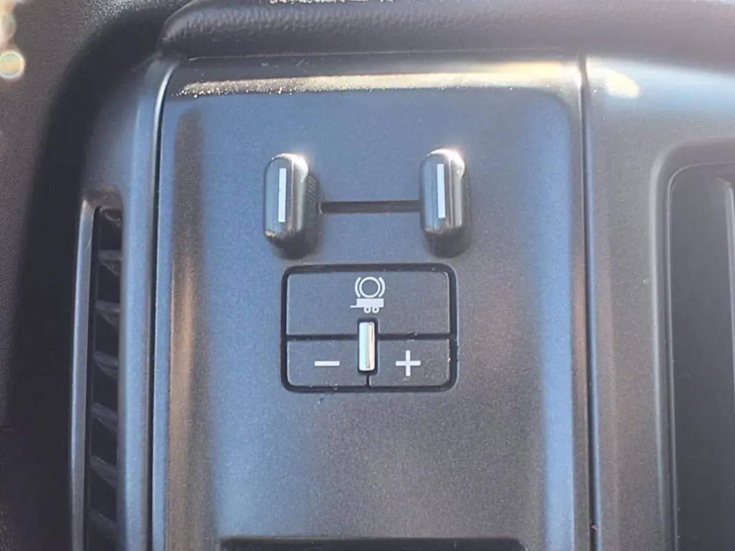 2017 Summit White Gaz GMC SIERRA 1500 (1GTV2LECXHZ) with an 5.3L engine, Automatic transmission, located at 1401 N. Hobart, Pampa, TX, 79065, (806) 665-9872, 35.549953, -100.975098 - **Experience the Adventure with the 2017 GMC Sierra 1500: Your Ultimate Pickup Solution!**<br /> <br /> Are you ready for your next big adventure? Whether you're hauling gear for a weekend camping trip or making your daily commute more enjoyable, the 2017 GMC Sierra 1500 is the perfect companion. Wi - Photo#8