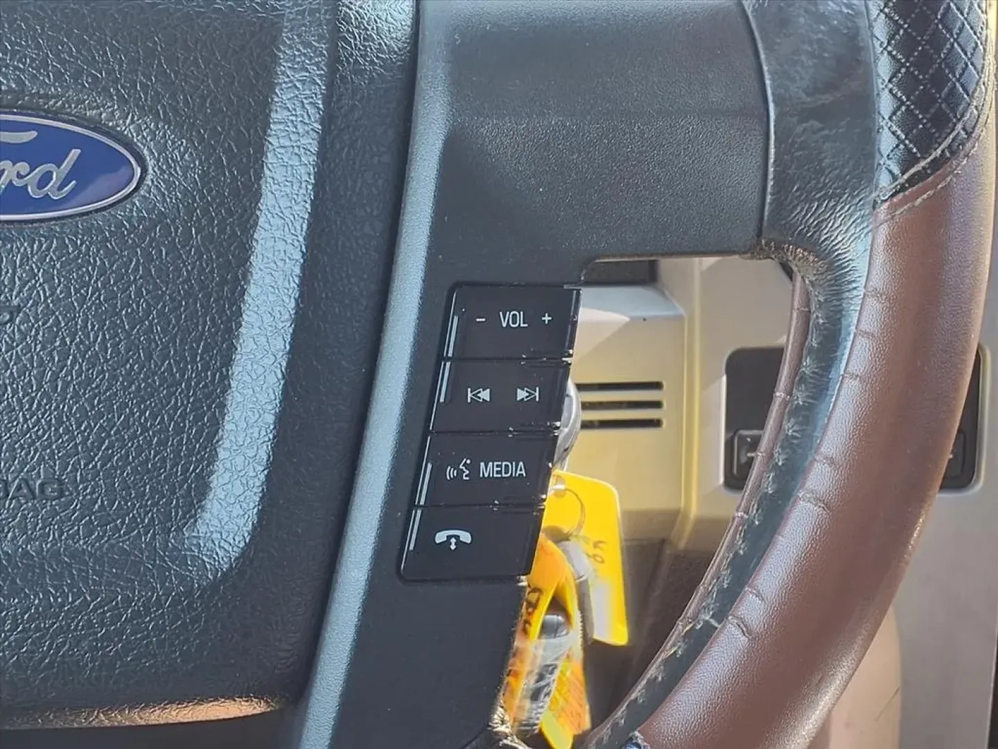 2012 Tuxedo Black Metallic Ford F150 SUPERCREW (1FTFW1EF4CF) with an 5.0L engine, Automatic transmission, located at 1401 N. Hobart, Pampa, TX, 79065, (806) 665-9872, 35.549953, -100.975098 - **Experience Adventure with the 2012 Ford F-150 XL SuperCrew Your Perfect Partner for Life's Journeys!**<br /> <br /> Are you ready to tackle life's adventures with confidence and style? The 2012 Ford F-150 XL SuperCrew is the ultimate truck that fits seamlessly into your lifestyle, whether you're - Photo#10