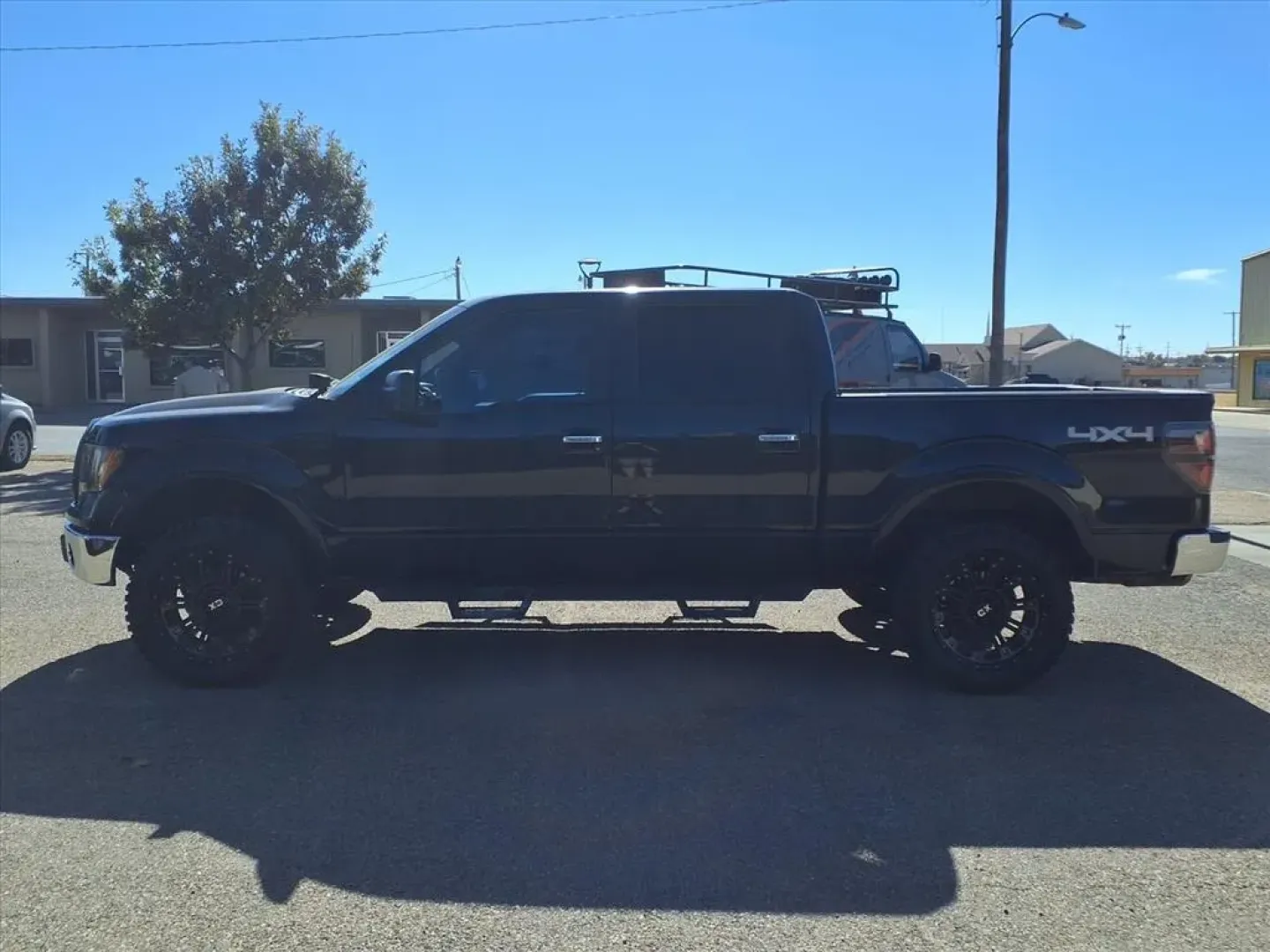2012 Tuxedo Black Metallic Ford F150 SUPERCREW (1FTFW1EF4CF) with an 5.0L engine, Automatic transmission, located at 1401 N. Hobart, Pampa, TX, 79065, (806) 665-9872, 35.549953, -100.975098 - **Experience Adventure with the 2012 Ford F-150 XL SuperCrew Your Perfect Partner for Life's Journeys!**<br /> <br /> Are you ready to tackle life's adventures with confidence and style? The 2012 Ford F-150 XL SuperCrew is the ultimate truck that fits seamlessly into your lifestyle, whether you're - Photo#4