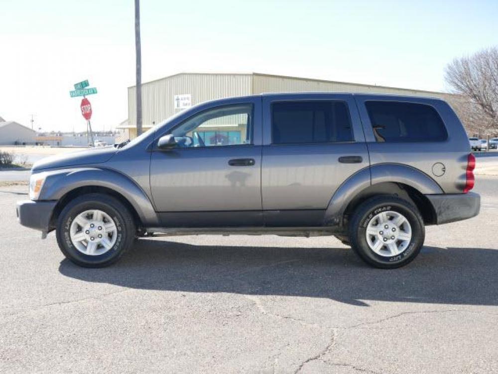 2004 Graphite Metallic Clearcoat Dodge Durango ST (1D4HD38N64F) with an 4.7 8 Cylinder Fuel Injected engine, Automatic transmission, located at 1401 N. Hobart, Pampa, TX, 79065, (806) 665-9872, 35.549641, -100.971878 - Photo #4