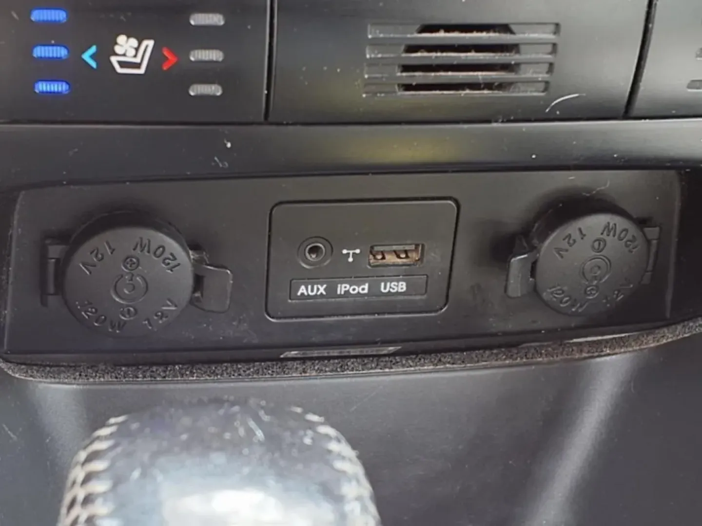 2013 Ebony Black Kia Sorento SX 2WD (5XYKW4A21DG) with an Other engine, Automatic transmission, located at 1401 N. Hobart, Pampa, TX, 79065, (806) 665-9872, 35.549953, -100.975098 - If you're seeking the perfect vehicle for weekend adventures or family outings, look no further than this 2013 Kia Sorento SX 2WD, available now at Xtra Auto Center in Pampa, TX. This SUV is designed to accommodate all your needs, whether it's a road trip to the stunning Palo Duro Canyon or daily co - Photo#10