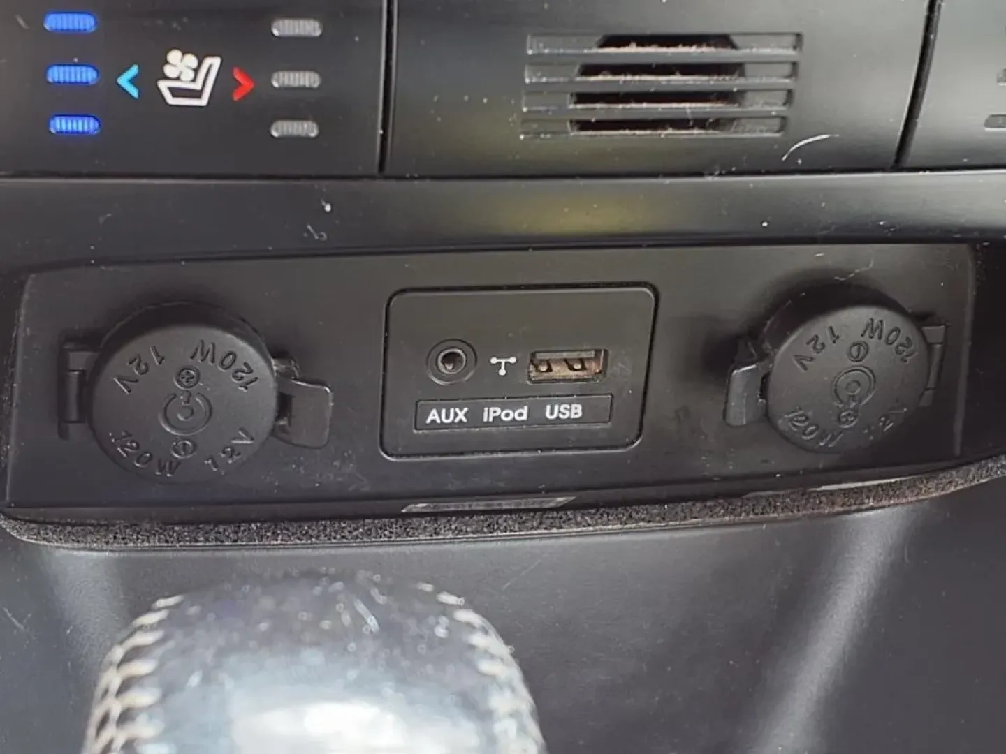 2013 Ebony Black Kia Sorento SX 2WD (5XYKW4A21DG) with an Other engine, located at 1401 N. Hobart, Pampa, TX, 79065, (806) 665-9872, 35.549953, -100.975098 - If you're seeking the perfect vehicle for weekend adventures or family outings, look no further than this 2013 Kia Sorento SX 2WD, available now at Xtra Auto Center in Pampa, TX. This SUV is designed to accommodate all your needs, whether it's a road trip to the stunning Palo Duro Canyon or daily co - Photo#10