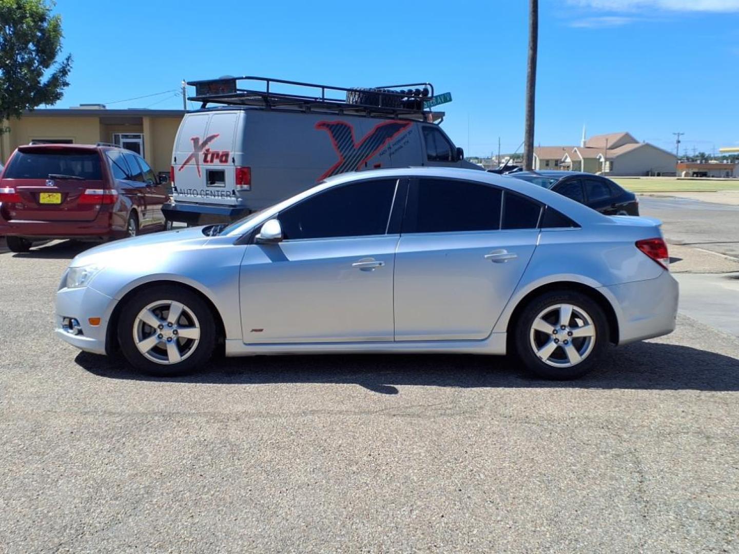 2014 Silver Ice Metallic Chevrolet Cruze 1LT Auto (1G1PC5SBXE7) with an 1.4L Ecotec 1.4L Turbo I4 138hp 148ft. lbs. Sequential Multiport Fuel Injection engine, 6-Speed Shiftable Automatic transmission, located at 1401 N. Hobart, Pampa, TX, 79065, (806) 665-9872, 35.549953, -100.975098 - Photo#4