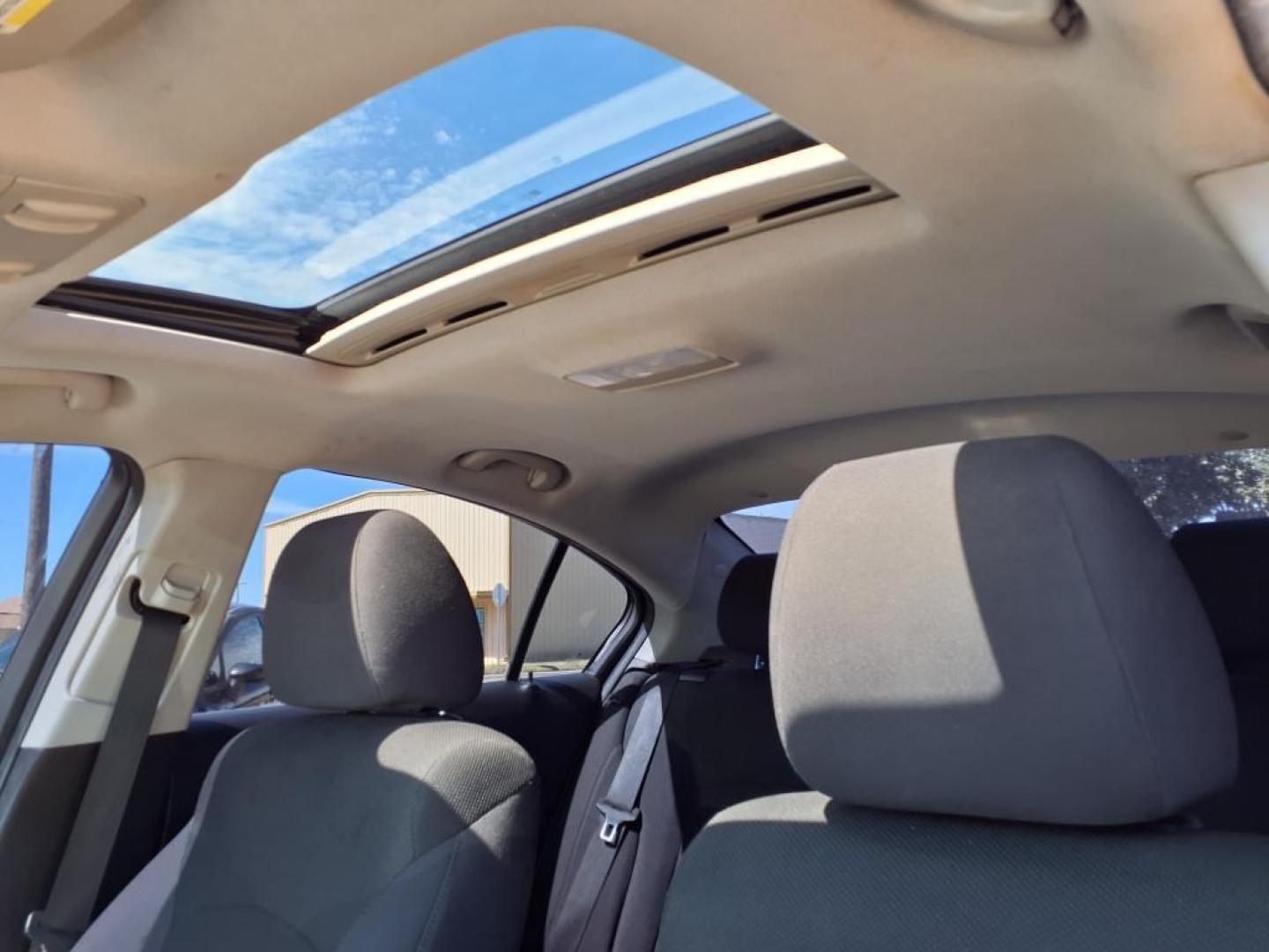 2014 Silver Ice Metallic Chevrolet Cruze 1LT Auto (1G1PC5SBXE7) with an 1.4L Ecotec 1.4L Turbo I4 138hp 148ft. lbs. Sequential Multiport Fuel Injection engine, 6-Speed Shiftable Automatic transmission, located at 1401 N. Hobart, Pampa, TX, 79065, (806) 665-9872, 35.549953, -100.975098 - Photo#5