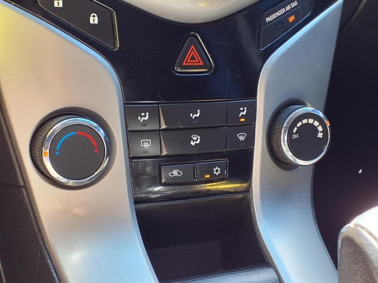 2014 Silver Ice Metallic Chevrolet Cruze 1LT Auto (1G1PC5SBXE7) with an 1.4L Ecotec 1.4L Turbo I4 138hp 148ft. lbs. Sequential Multiport Fuel Injection engine, 6-Speed Shiftable Automatic transmission, located at 1401 N. Hobart, Pampa, TX, 79065, (806) 665-9872, 35.549953, -100.975098 - Photo#10