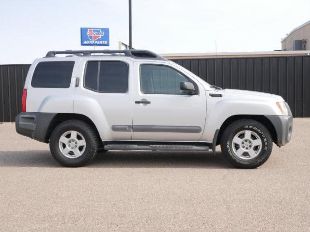 2005 Silver Lightning Metallic Clearcoat Nissan Xterra Off-Road (5N1AN08U45C) with an 4.0 6 Cylinder Fuel Injected engine, Automatic transmission, located at 1401 N. Hobart, Pampa, TX, 79065, (806) 665-9872, 35.549641, -100.971878 - Photo #2