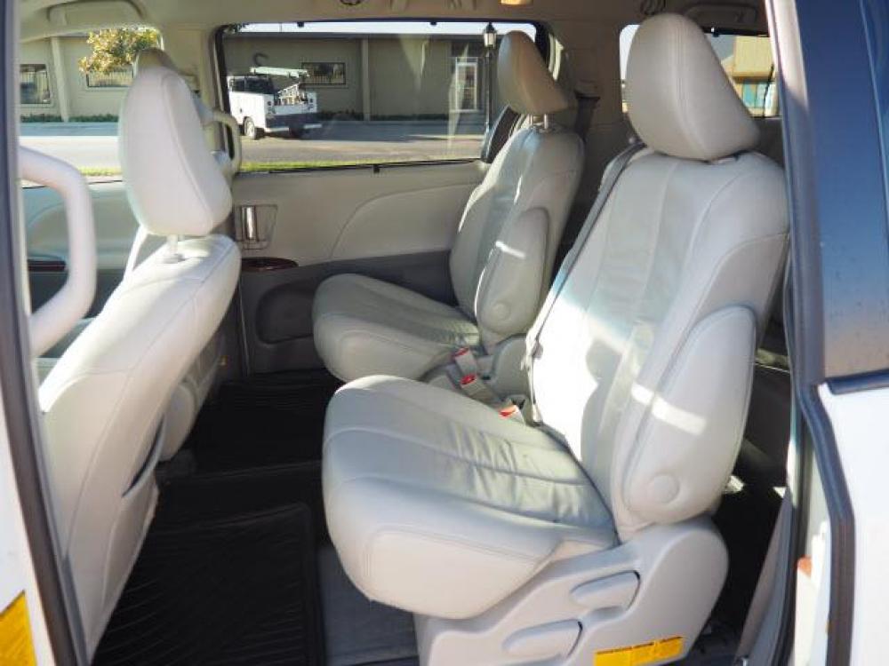 2014 Super White Toyota Sienna XLE 7-Passenger Auto Access Seat (5TDYK3DC4ES) with an 3.5 6 Cylinder Sequential Multiport Fuel Injection engine, Automatic transmission, located at 1401 N. Hobart, Pampa, TX, 79065, (806) 665-9872, 35.549641, -100.971878 - Photo #10