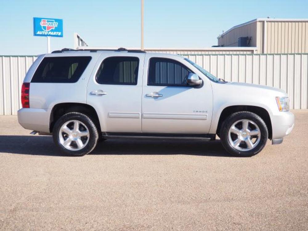 2011 Sheer Silver Metallic Chevrolet Tahoe LT (1GNSCBE02BR) with an 5.3 8 Cylinder Sequential-Port F.I. engine, Automatic transmission, located at 1401 N. Hobart, Pampa, TX, 79065, (806) 665-9872, 35.549641, -100.971878 - Photo #2