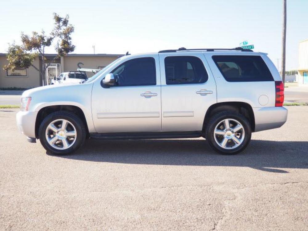 2011 Sheer Silver Metallic Chevrolet Tahoe LT (1GNSCBE02BR) with an 5.3 8 Cylinder Sequential-Port F.I. engine, Automatic transmission, located at 1401 N. Hobart, Pampa, TX, 79065, (806) 665-9872, 35.549641, -100.971878 - Photo #4