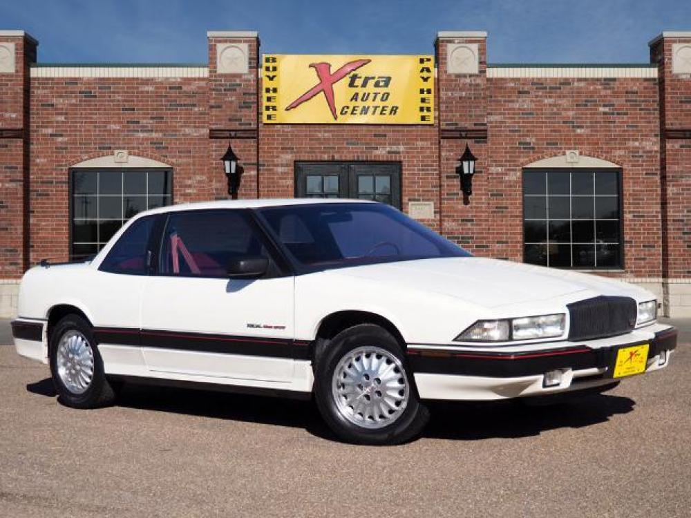 1992 White Buick Regal Gran Sport (2G4WF14L3N1) with an 3.8 6 Cylinder Fuel Injected engine, Automatic transmission, located at 1401 N. Hobart, Pampa, TX, 79065, (806) 665-9872, 35.549641, -100.971878 - Photo #0