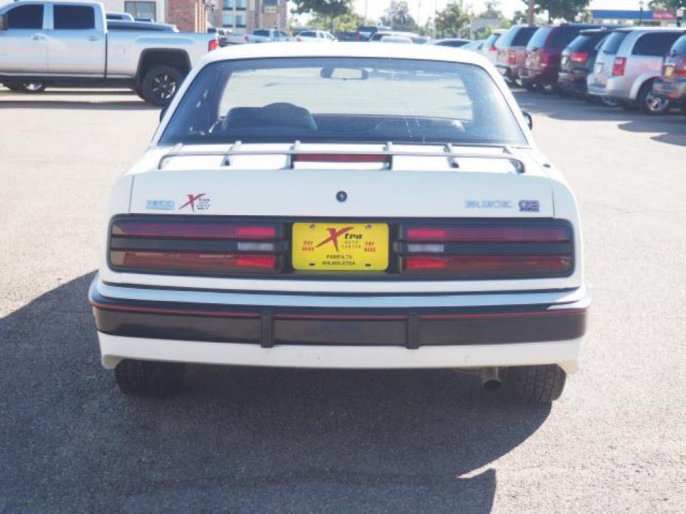 1992 White Buick Regal Gran Sport (2G4WF14L3N1) with an 3.8 6 Cylinder Fuel Injected engine, Automatic transmission, located at 1401 N. Hobart, Pampa, TX, 79065, (806) 665-9872, 35.549641, -100.971878 - Photo #3