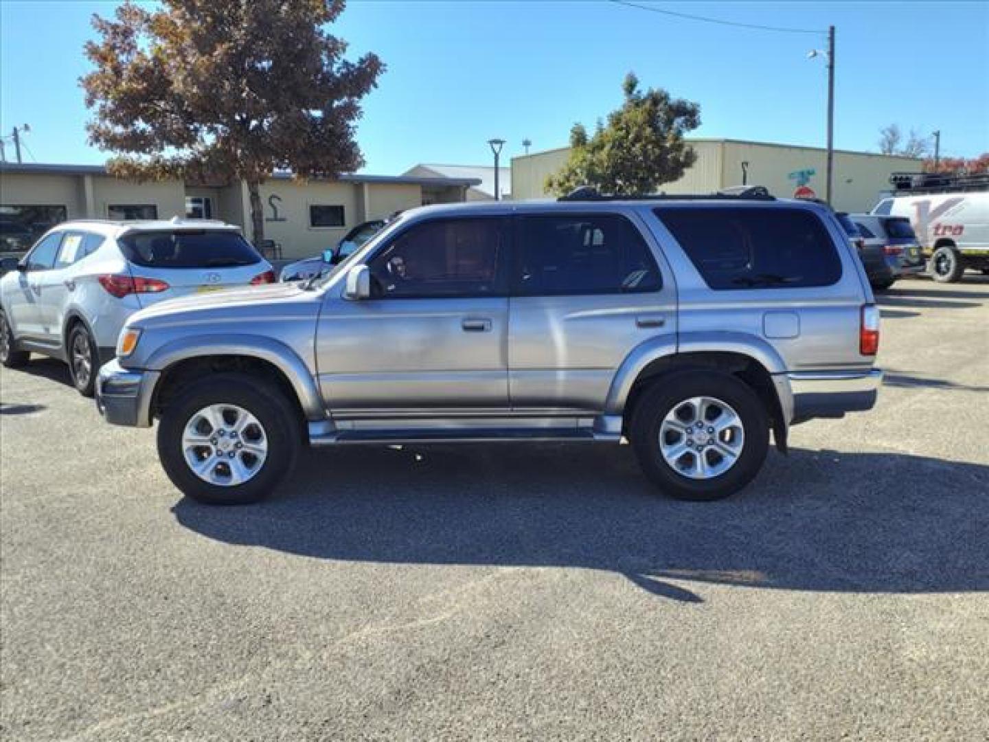 2001 Thunder Cloud 1d2 Toyota 4Runner SR5 (JT3GN86RX10) with an 3.4L 3L NA V6 double overhead cam (DOHC) 24V Fuel Injected engine, 4-Speed Automatic transmission, located at 1401 N. Hobart, Pampa, TX, 79065, (806) 665-9872, 35.549953, -100.975098 - Photo#2