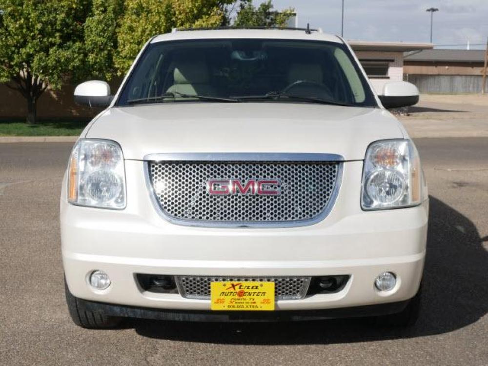 2013 White Diamond Tricoat GMC Yukon Denali (1GKS2EEFXDR) with an 6.2 8 Cylinder Sequential-Port F.I. engine, Automatic transmission, located at 1401 N. Hobart, Pampa, TX, 79065, (806) 665-9872, 35.549641, -100.971878 - Photo #1