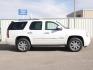 2013 White Diamond Tricoat GMC Yukon Denali (1GKS2EEFXDR) with an 6.2 8 Cylinder Sequential-Port F.I. engine, Automatic transmission, located at 1401 N. Hobart, Pampa, TX, 79065, (806) 665-9872, 35.549641, -100.971878 - Photo #2