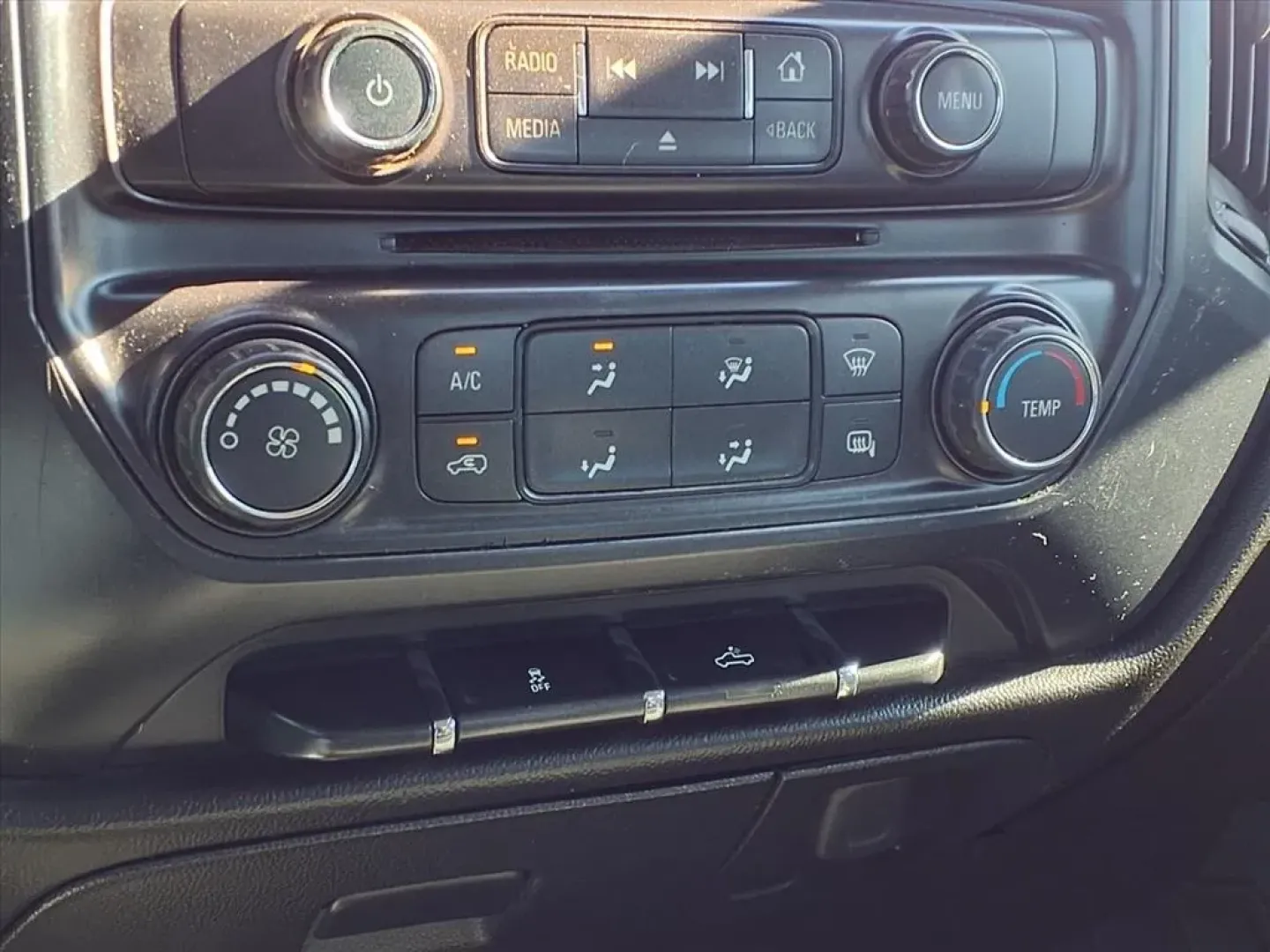 2014 Fire Red Gcn GMC Sierra 1500 Base Double Cab 4WD (1GTV2TEH8EZ) with an Other engine, Automatic transmission, located at 1401 N. Hobart, Pampa, TX, 79065, (806) 665-9872, 35.549953, -100.975098 - **Rev Up Your Adventures with the 2014 GMC Sierra 1500 Perfect for Weekend Warriors and Growing Families!**<br /> <br /> If you're on the hunt for a reliable, spacious truck that can keep up with your adventurous lifestyle, look no further than this 2014 GMC Sierra 1500, available now at Xtra Auto - Photo#8