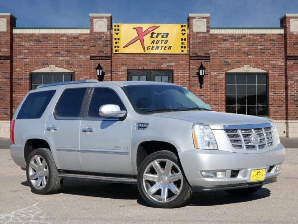 2010 Silver Lining Cadillac Escalade Luxury (1GYUKBEF7AR) with an 6.2 8 Cylinder Sequential-Port F.I. engine, Automatic transmission, located at 1401 N. Hobart, Pampa, TX, 79065, (806) 665-9872, 35.549641, -100.971878 - Photo #0